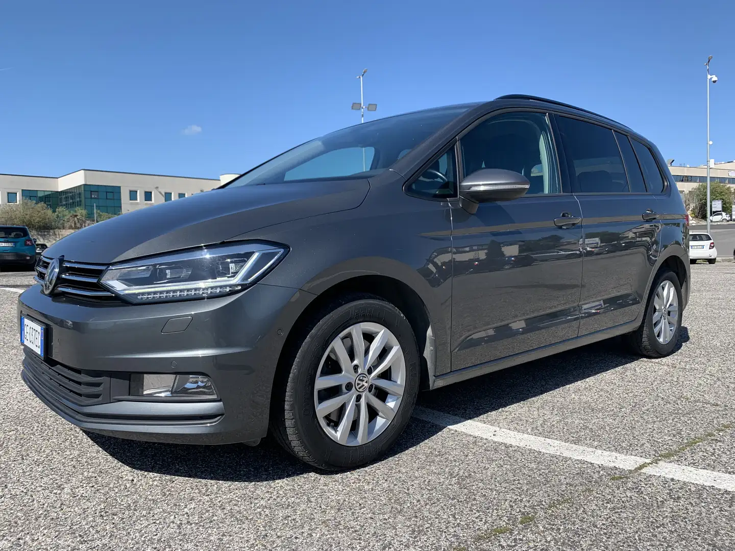 Volkswagen Touran 1.6 tdi highline dsg fari led tagliandata Grigio - 2