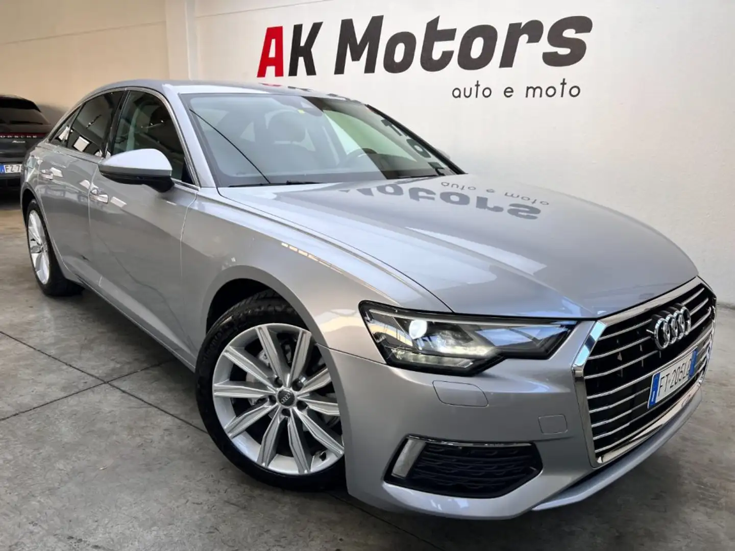 Audi A6 40 2.0 TDI S tronic Design Grijs - 1