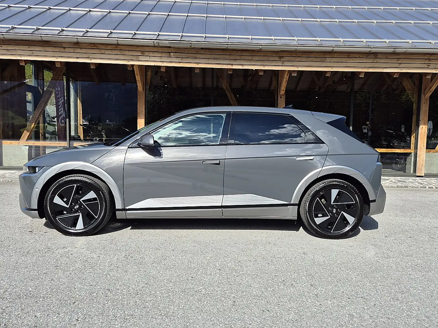 Hyundai IONIQ 5 Ioniq 5 Elektro 84kWh Prestige Line 4WD Aut. Grau - 2