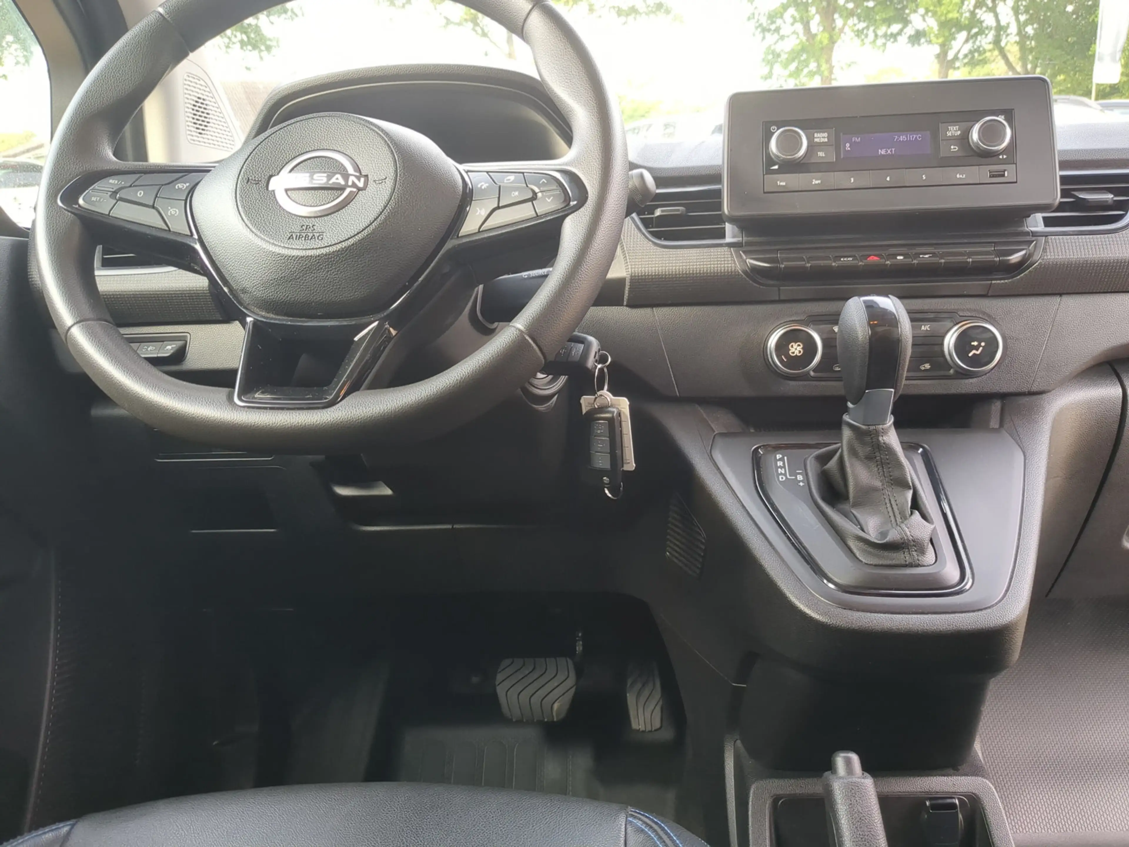 Nissan Townstar EV 45 kWh L1  Acenta CCS+PDC+Radio+LED — photo 6
