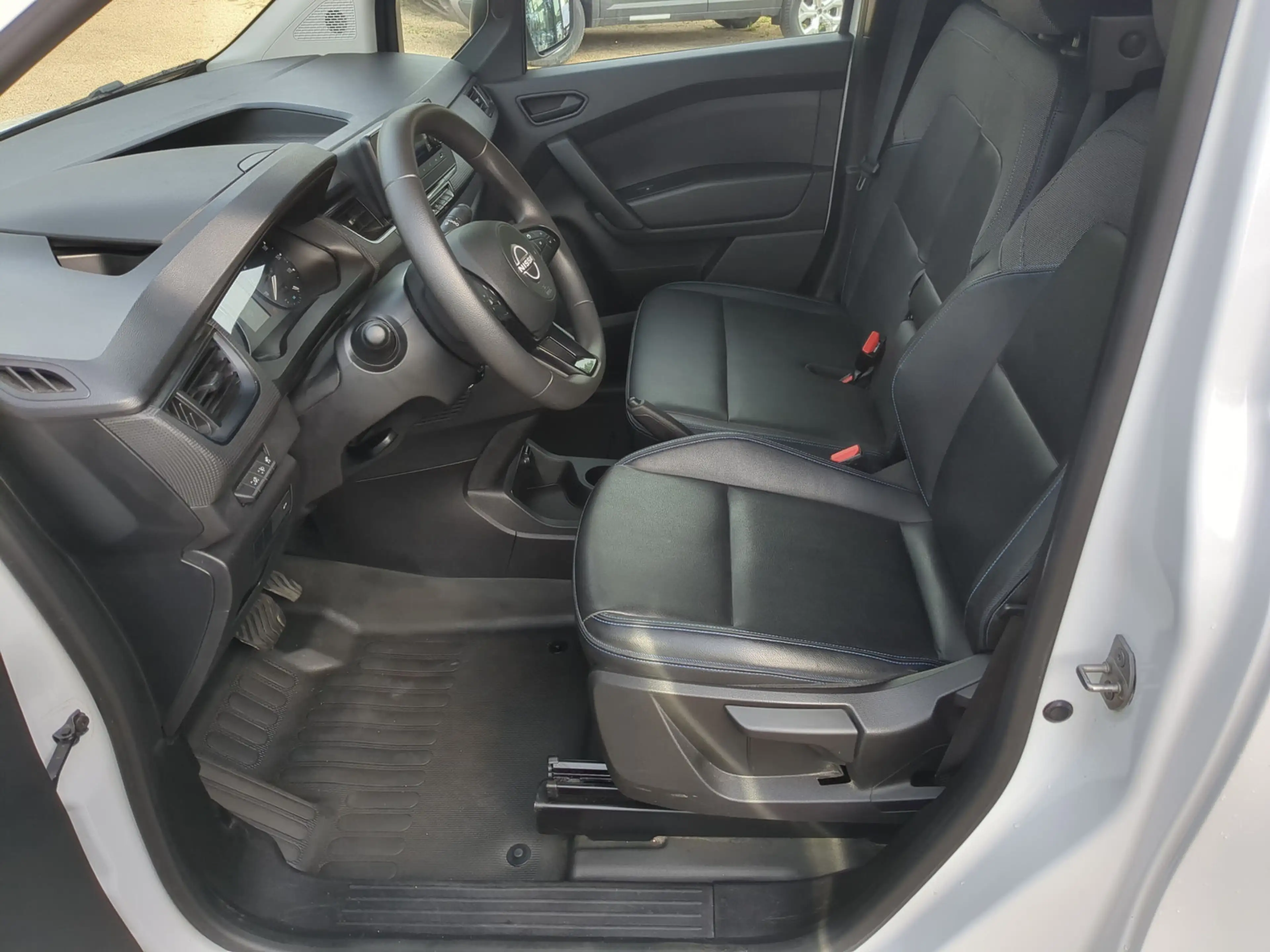 Nissan Townstar EV 45 kWh L1  Acenta CCS+PDC+Radio+LED — photo 5