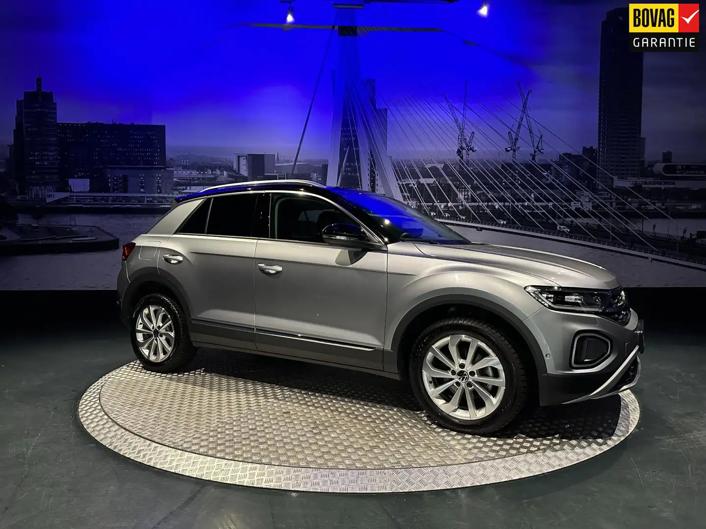 Volkswagen T-Roc 1.5 TSI Style*LED*Virtual*DAB+*PDC V&A*Trekhaak*NA Grijs - 1