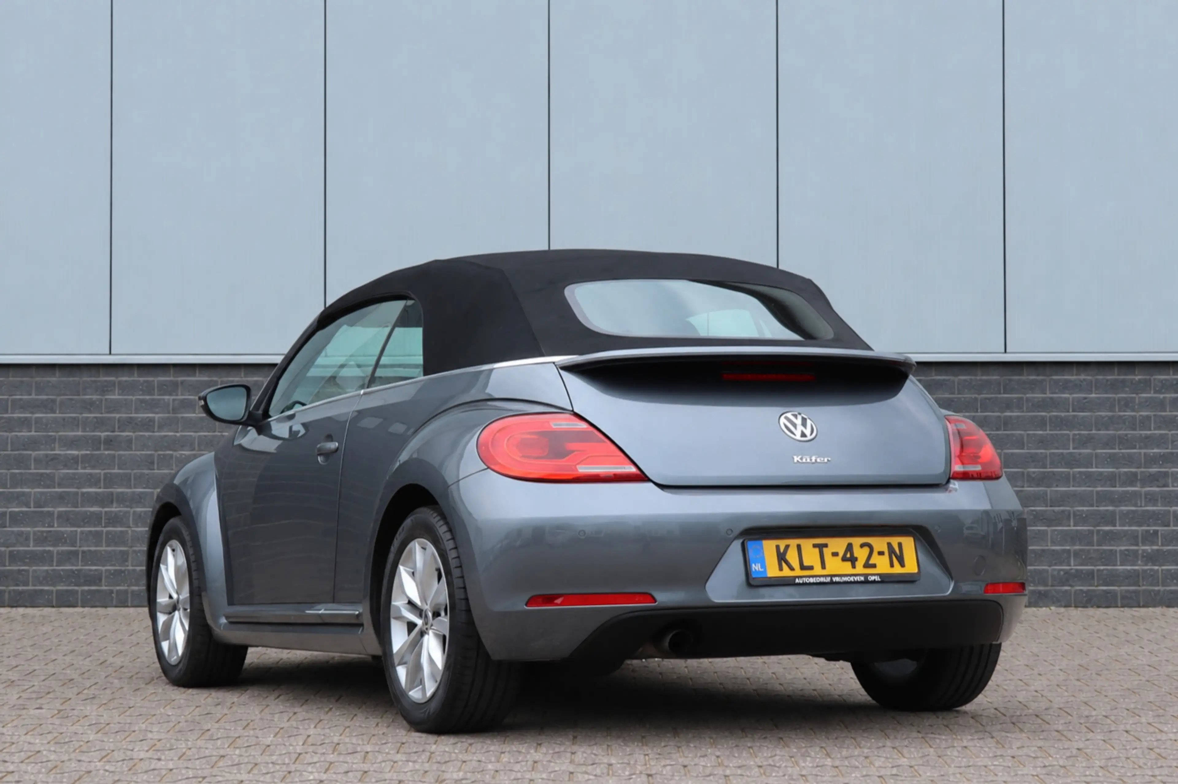 Volkswagen Beetle Cabriolet 1.2 TSI Design BlueMotion — photo 7