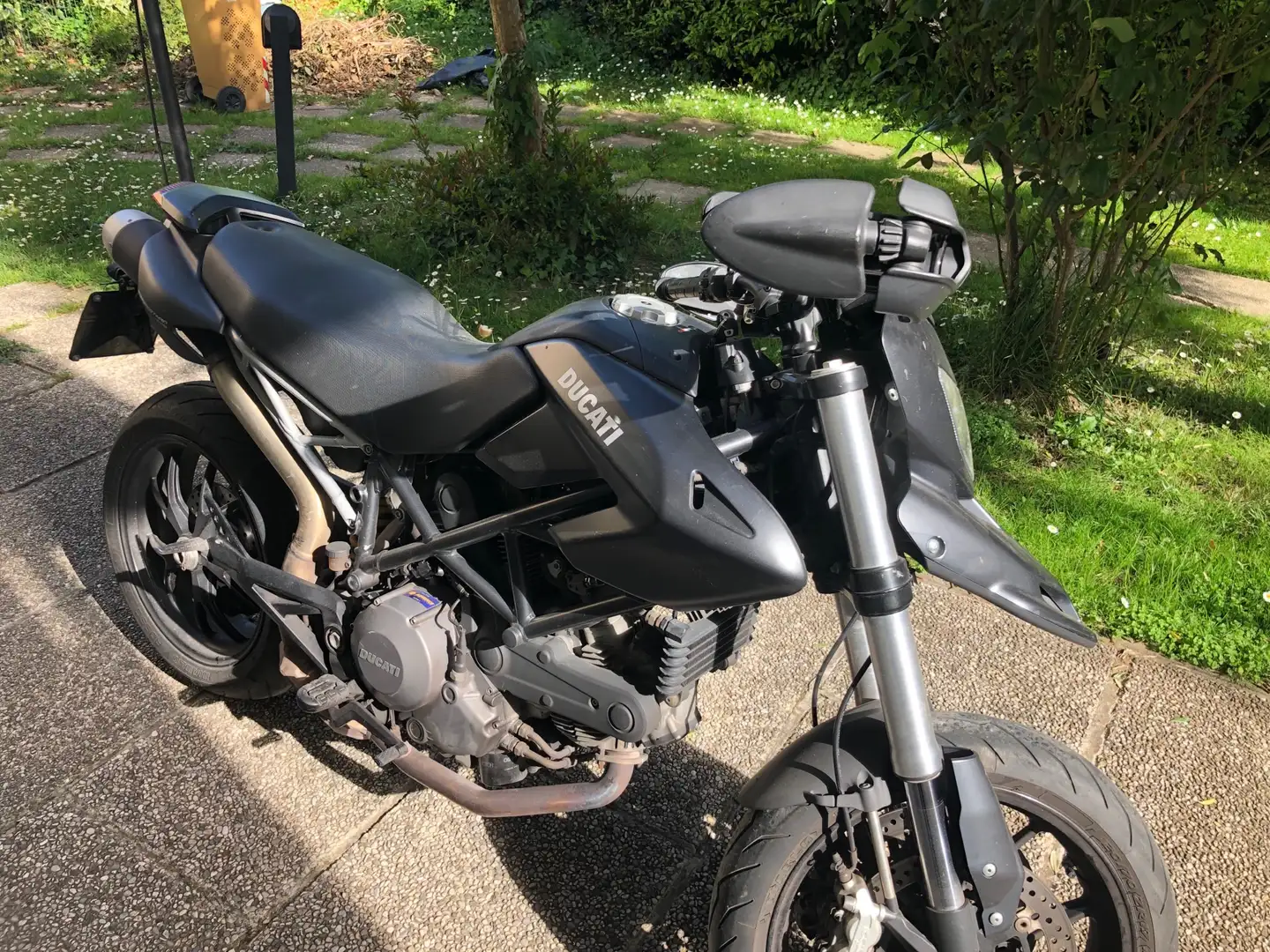 Ducati Hypermotard 796 naked Чорний - 1