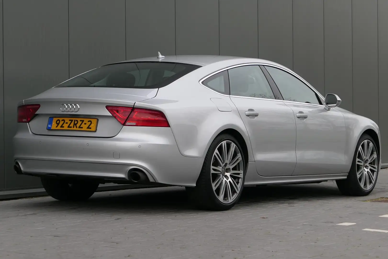 Audi A7 Sportback 2.8 FSI Pro Line NAP Leder Navi Keyless Gris - 2