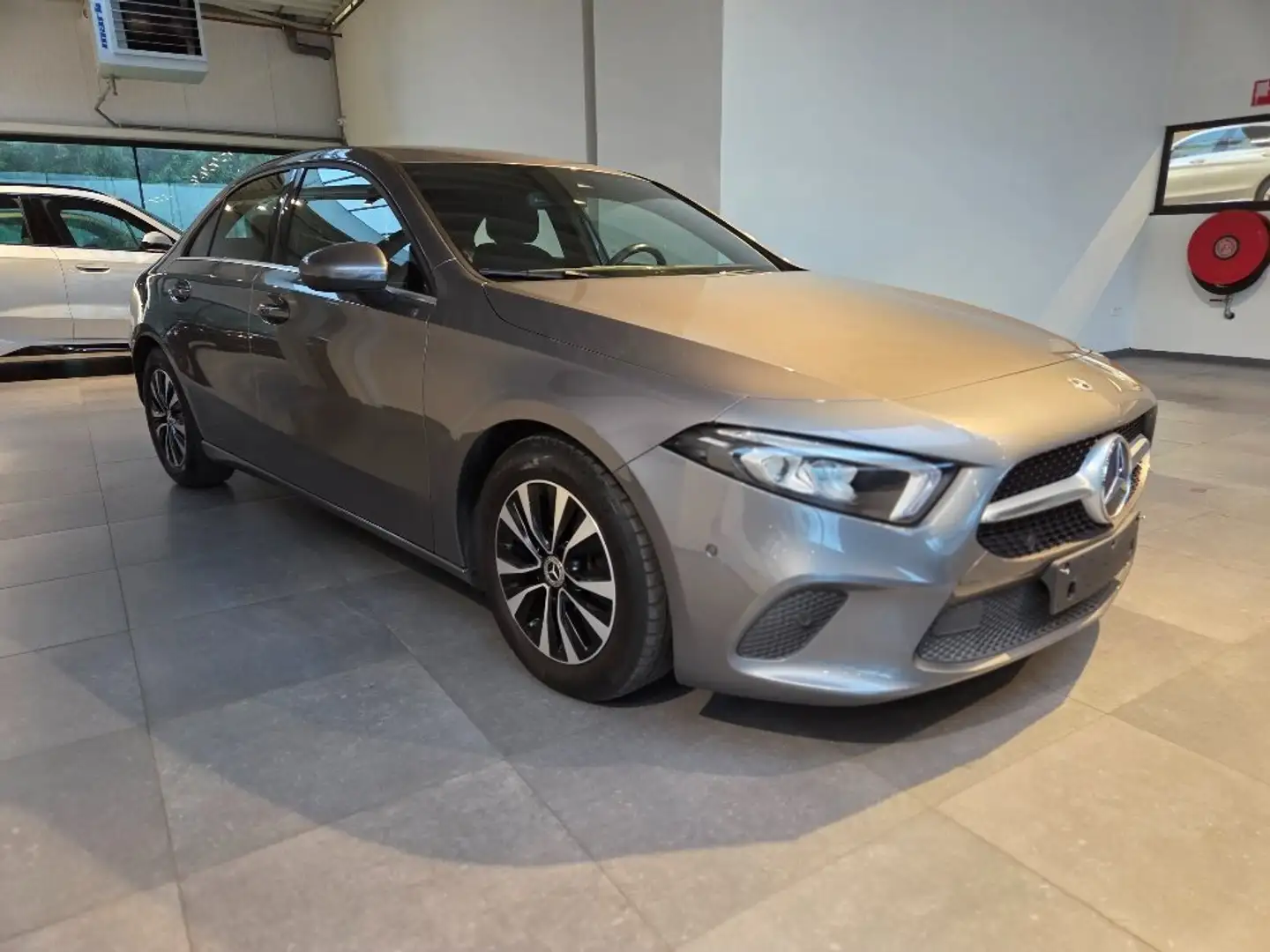 Mercedes-Benz A 180 A 180 d 8G-DCT Style - 2