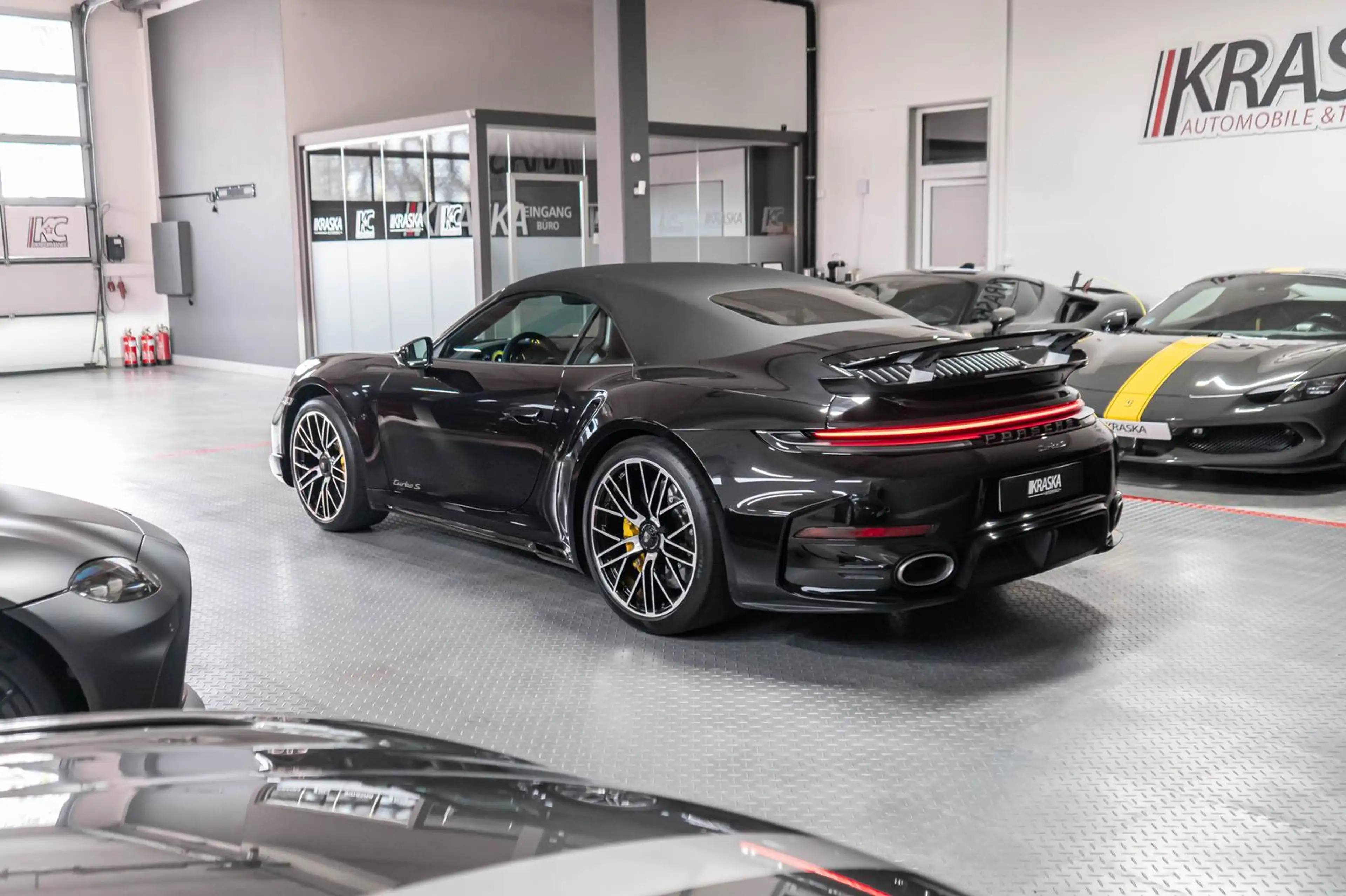 Porsche 992 911 Turbo S Cabriolet Brumester Lift SportDesign — photo 8