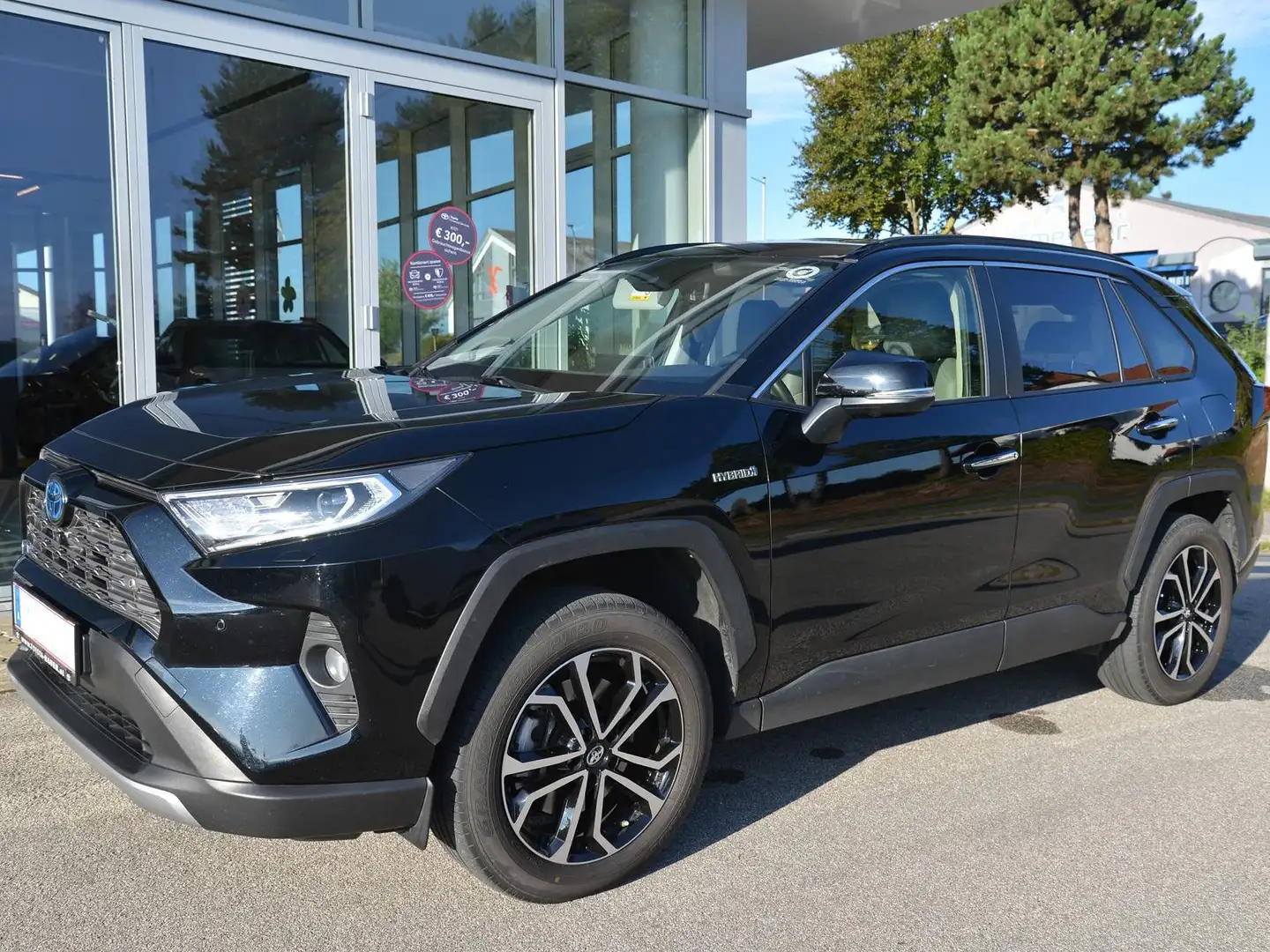 Toyota RAV4 RAV4 2,5 Hybrid VIP AWD *AHK* Schwarz - 2