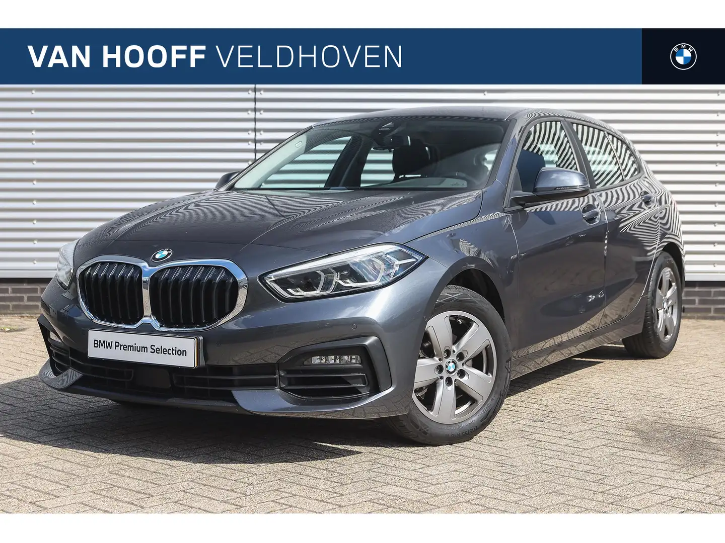 BMW 118 1 Serie 118i Executive Automaat / Trekhaak / LED / Grijs - 1
