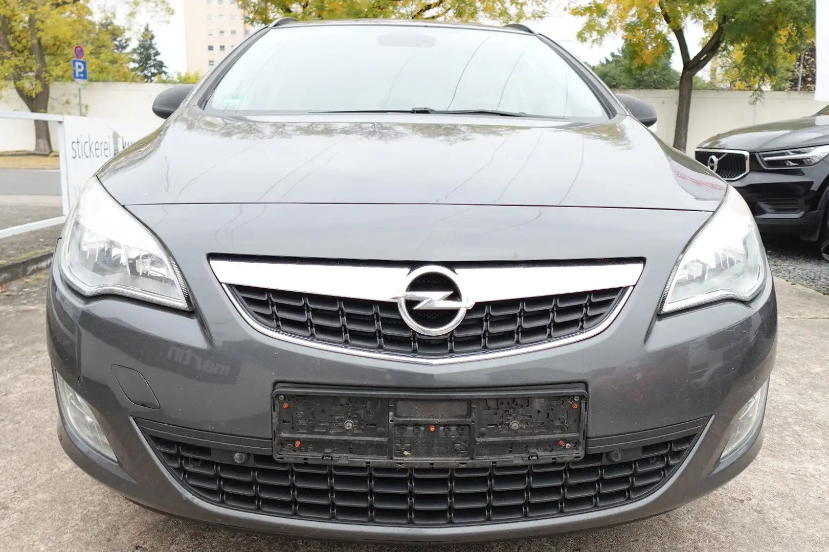 Opel Astra J Sports Tourer Design Edition Grau - 2