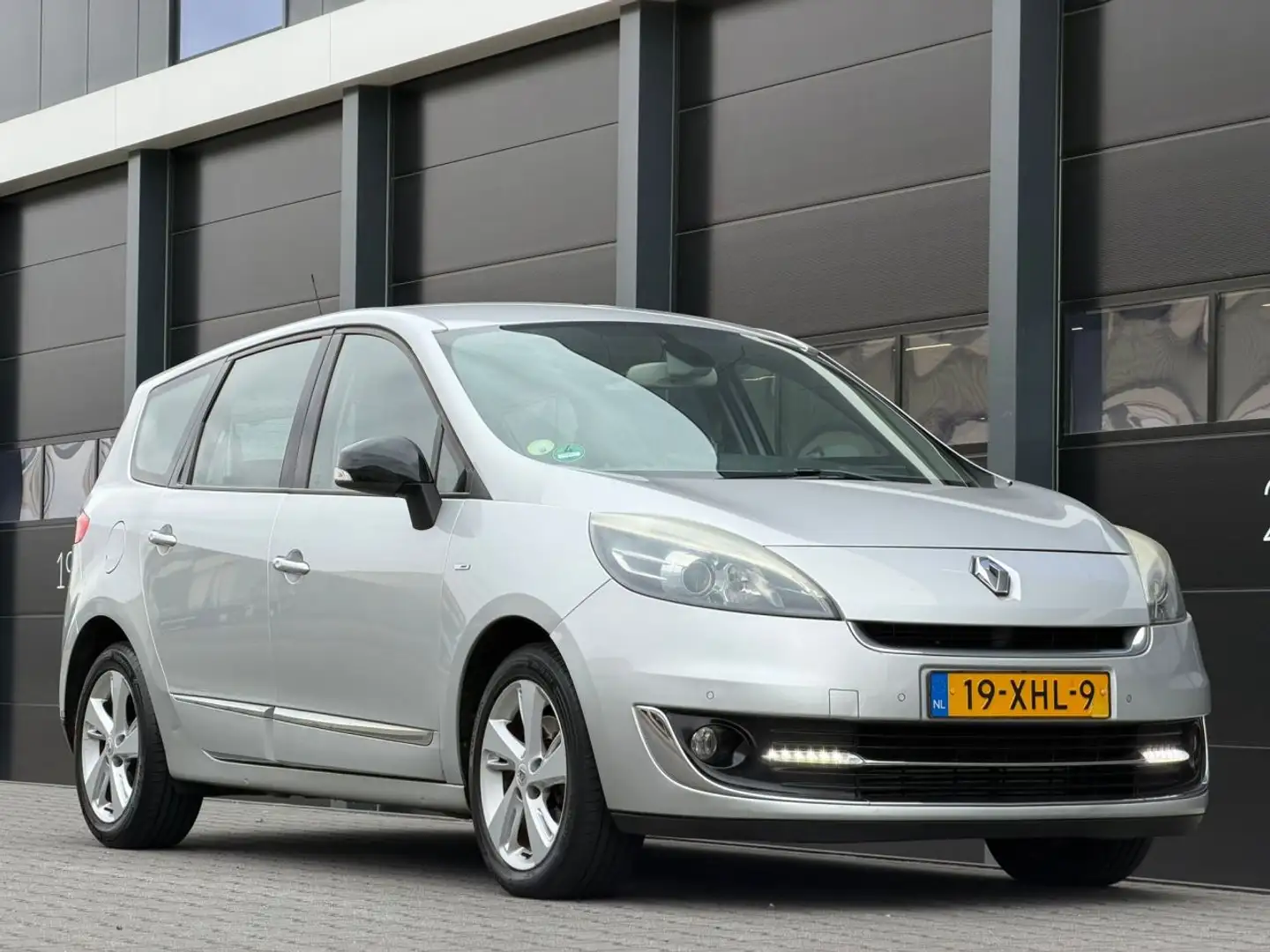Renault Grand Scenic 1.6 dCi Bose Camera Navi PDC Grau - 2
