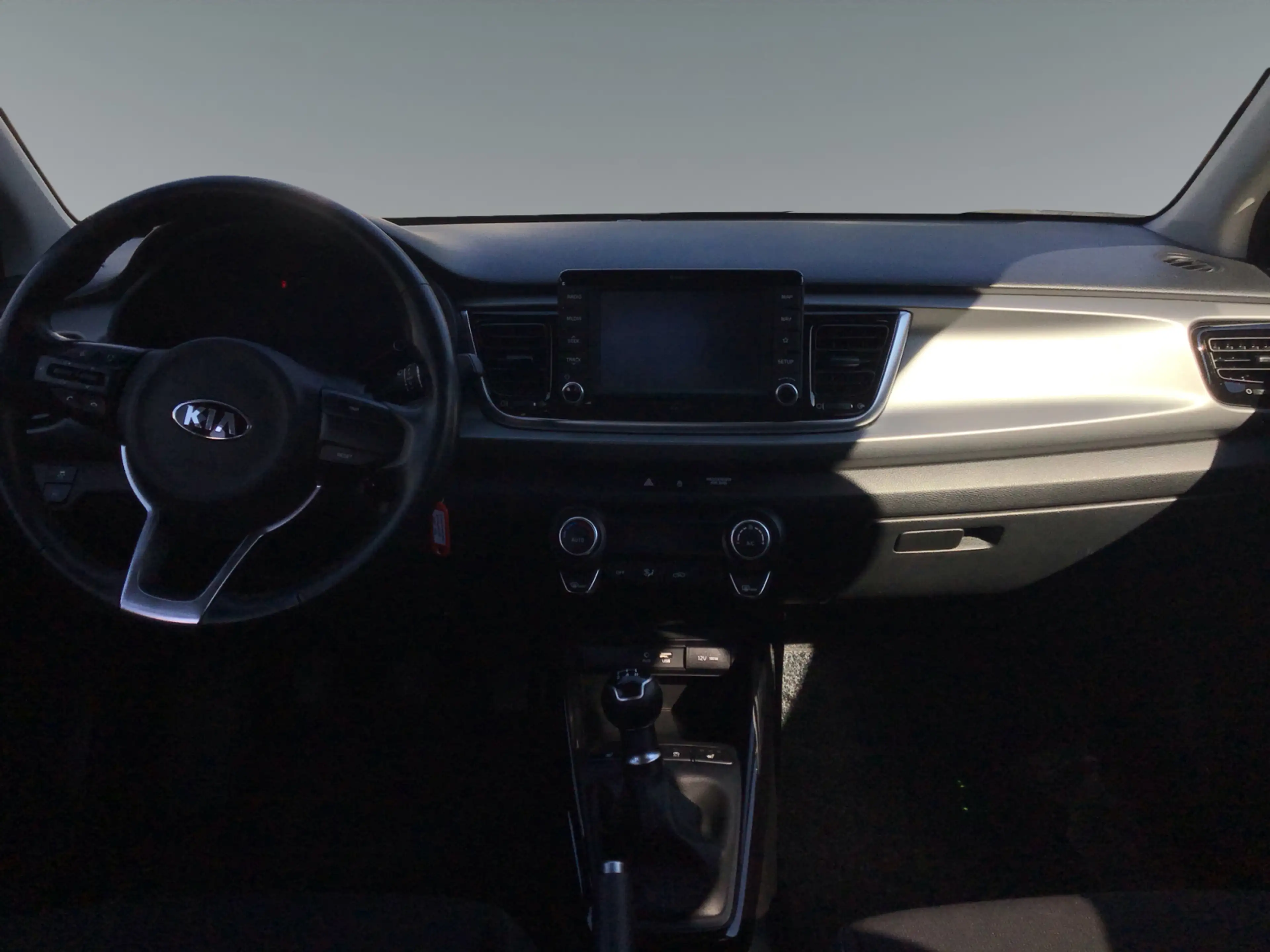 Kia Rio 1,25 MPI Silber ISG 8-fach bereift!  wenig KM ! — photo 10