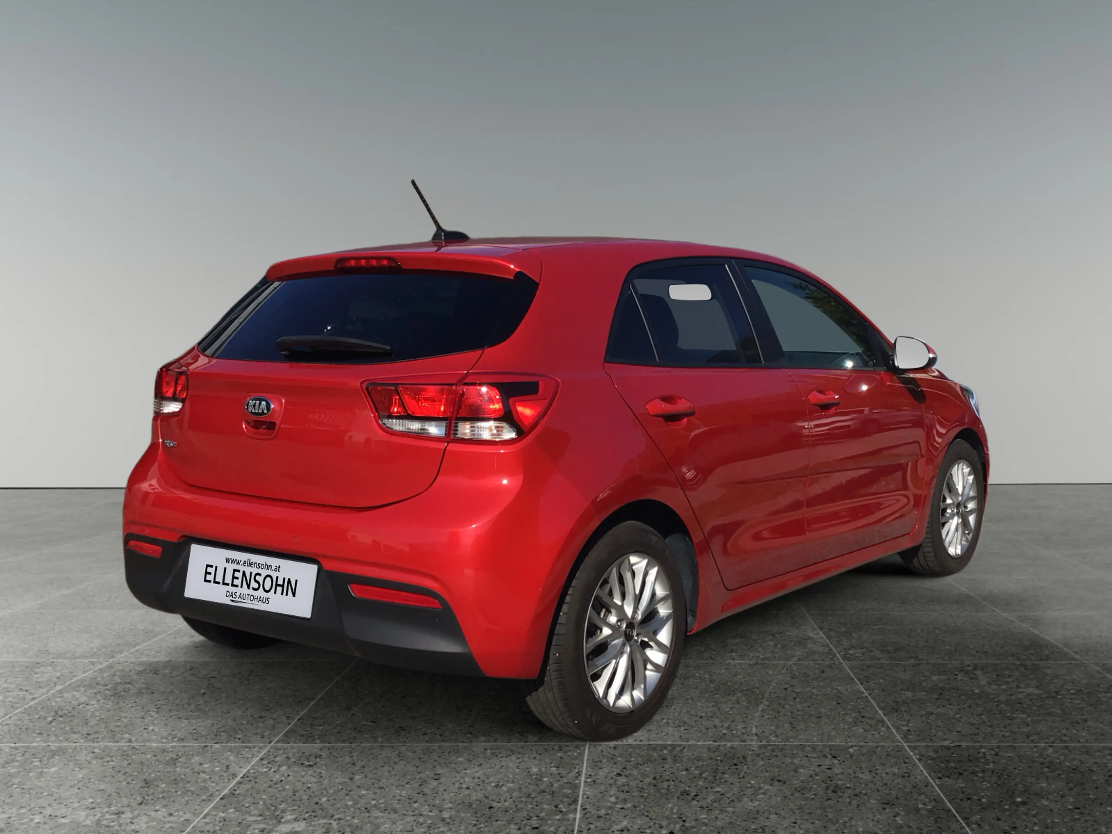 Kia Rio 1,25 MPI Silber ISG 8-fach bereift!  wenig KM ! — photo 5