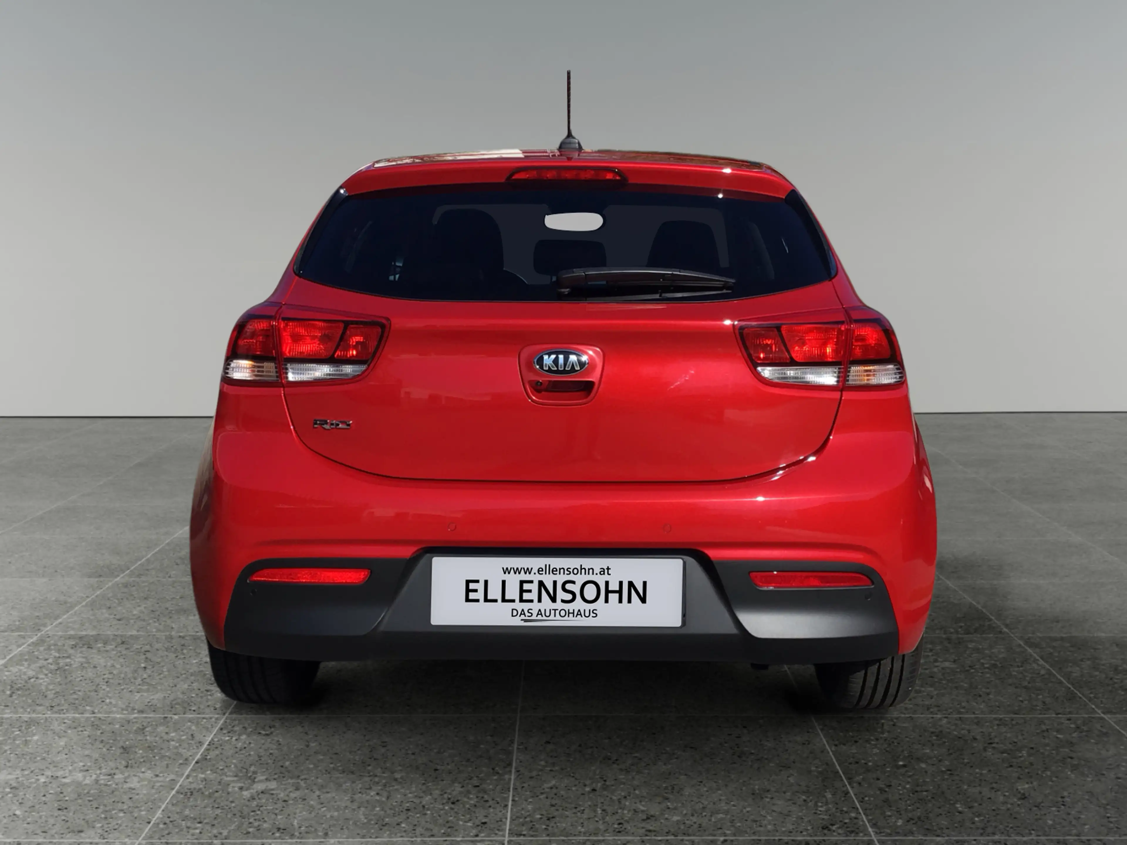 Kia Rio 1,25 MPI Silber ISG 8-fach bereift!  wenig KM ! — photo 4