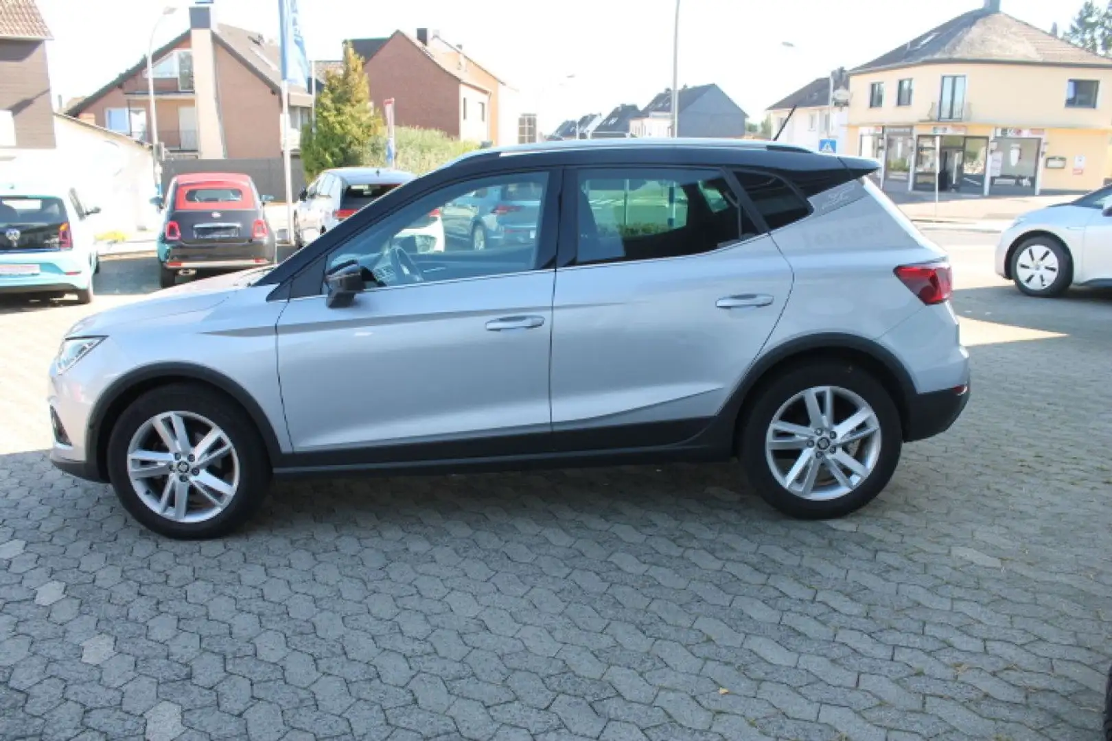 SEAT Arona 1.0 TSI FR Navi LED Klima Einparkhilfe Argent - 2