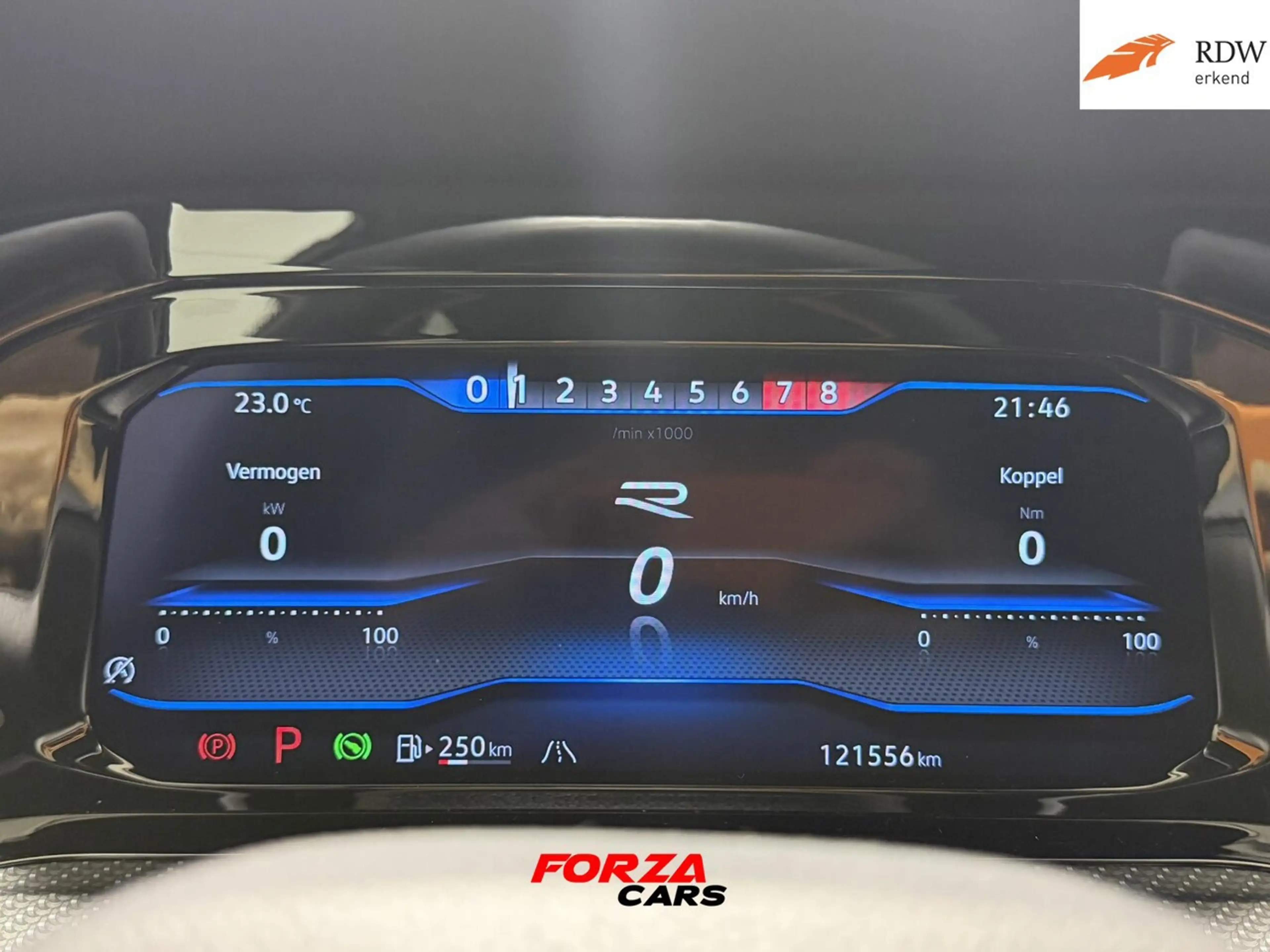 Volkswagen Golf 2.0 TSI R 4Motion — photo 8
