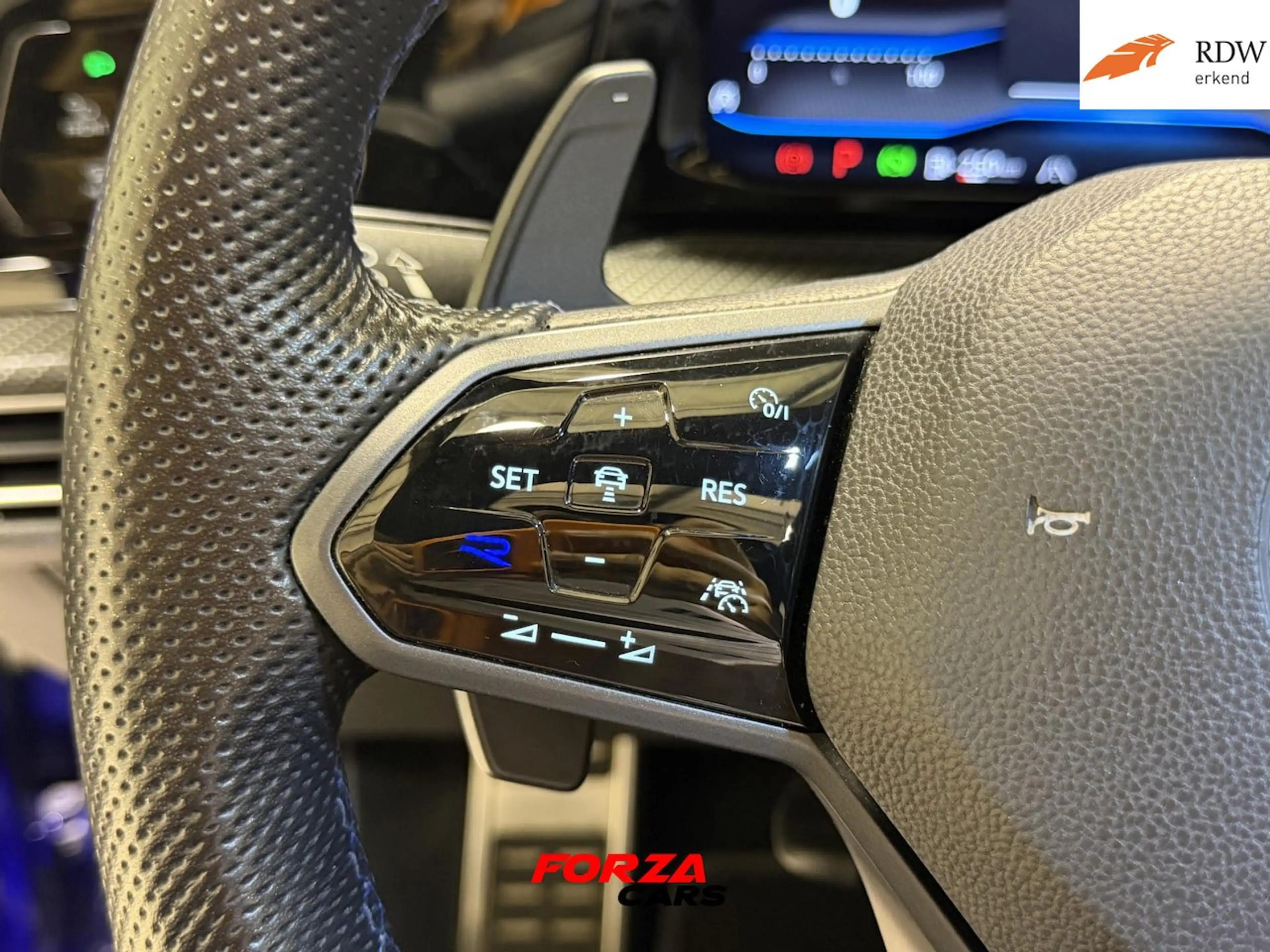 Volkswagen Golf 2.0 TSI R 4Motion — photo 10