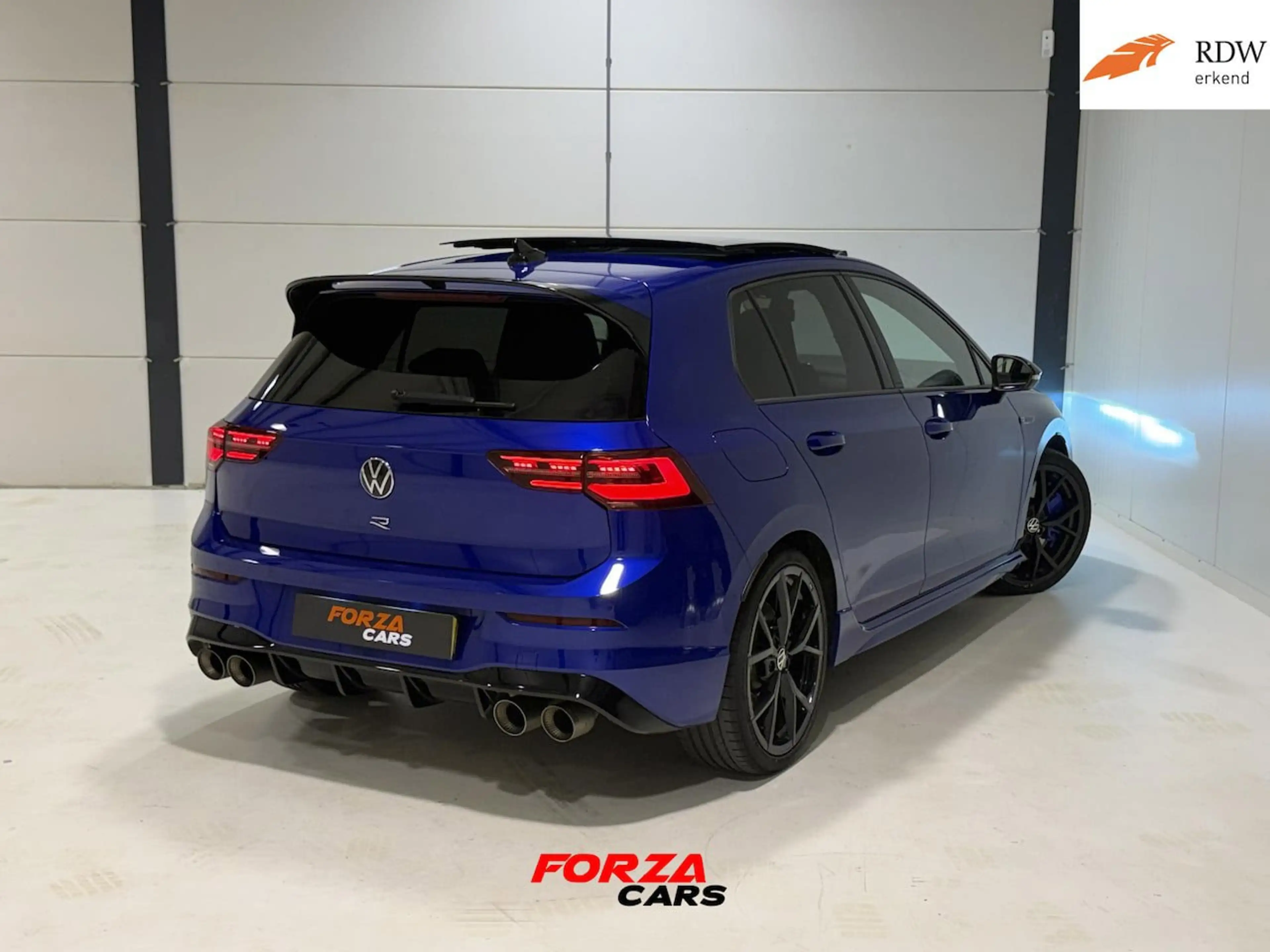 Volkswagen Golf 2.0 TSI R 4Motion — photo 5