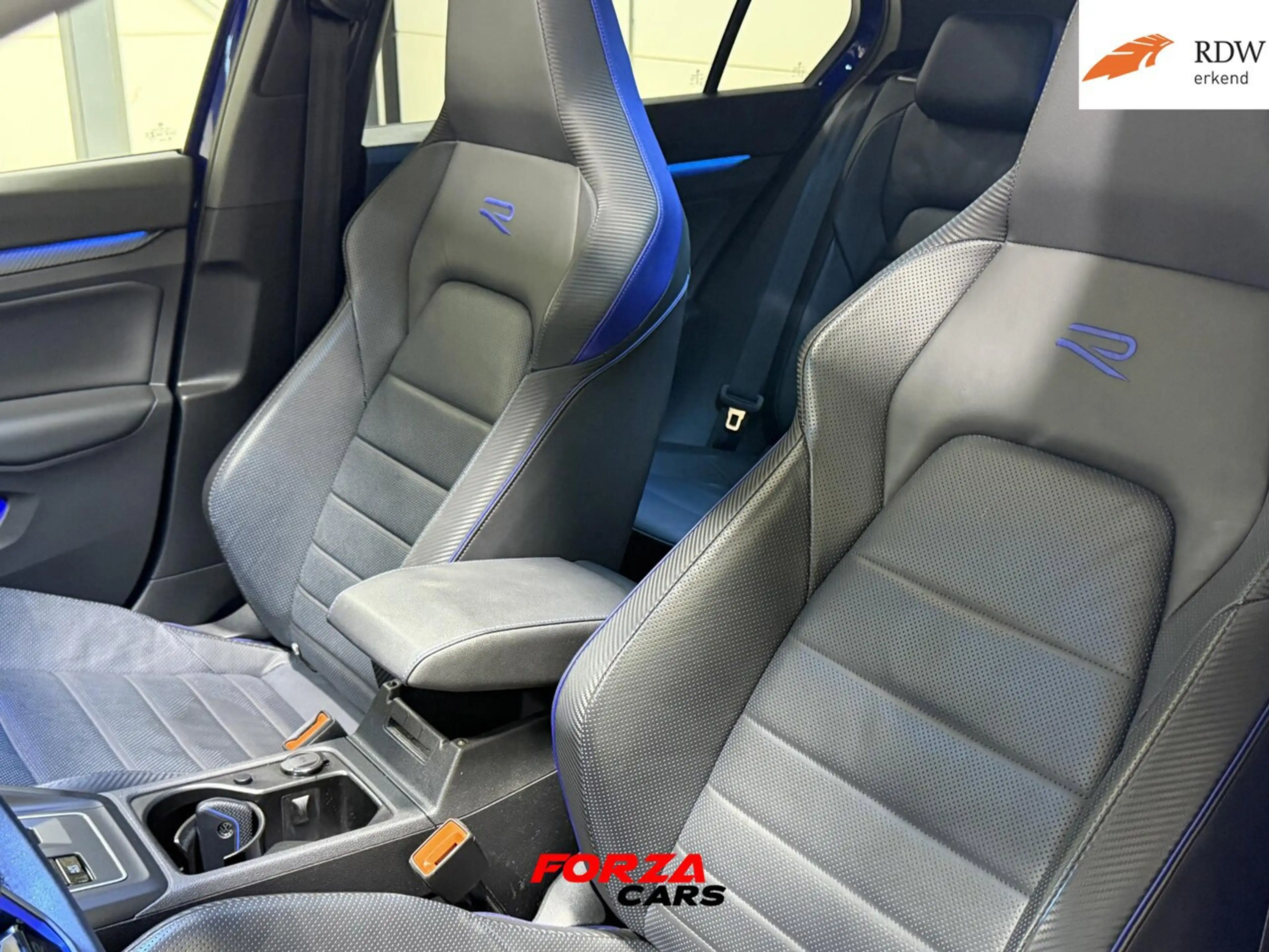 Volkswagen Golf 2.0 TSI R 4Motion — photo 12