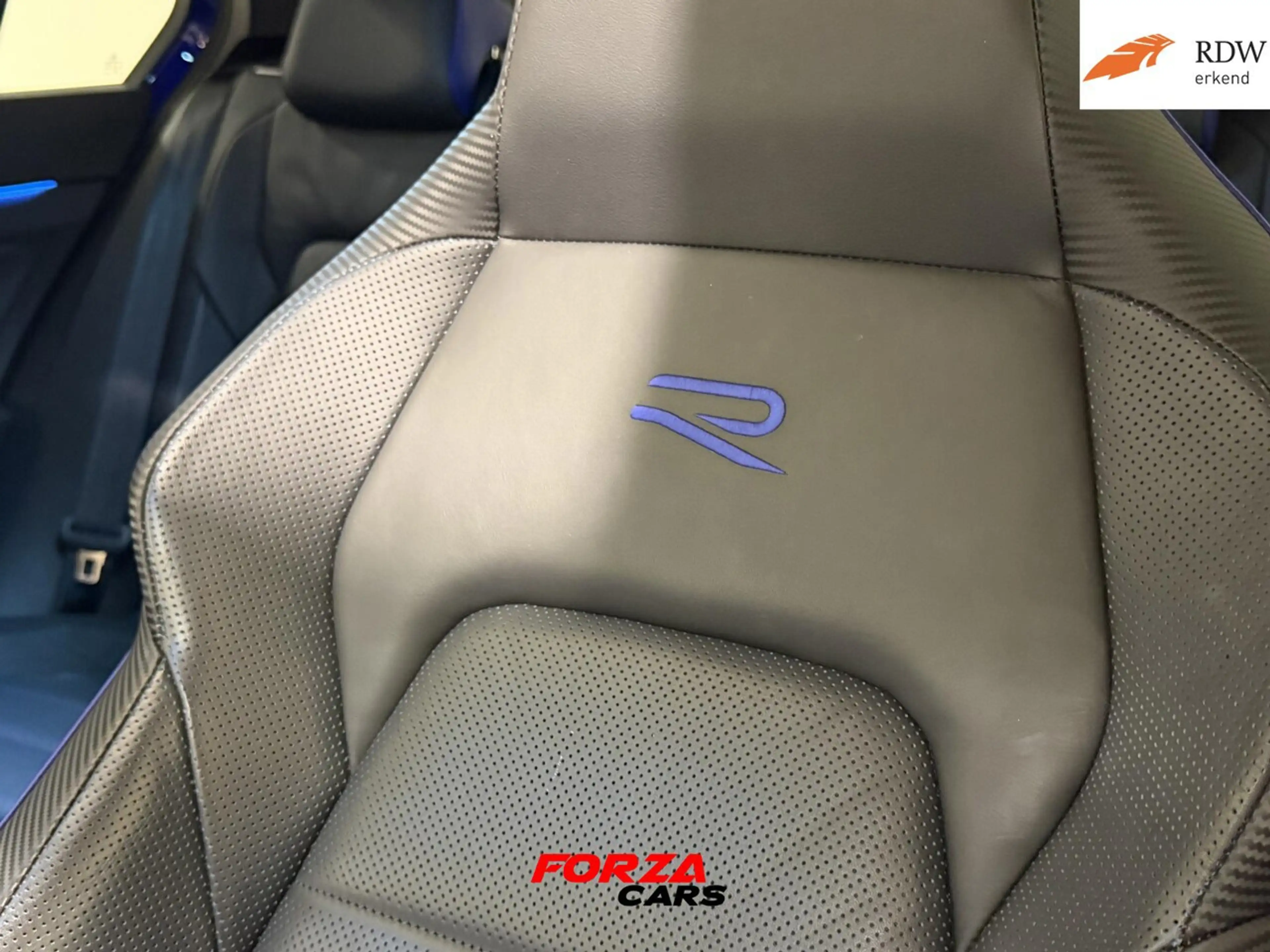 Volkswagen Golf 2.0 TSI R 4Motion — photo 14