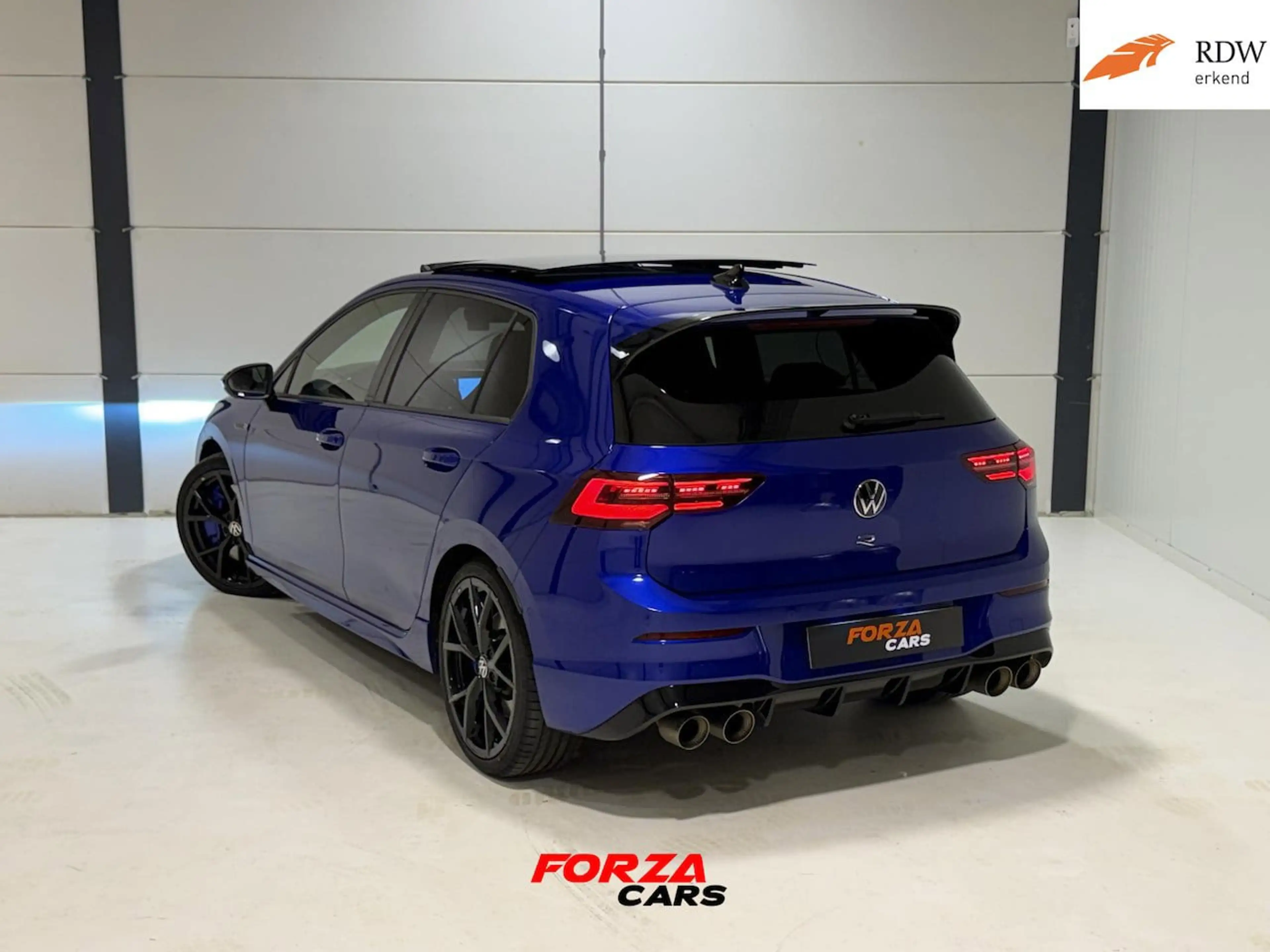 Volkswagen Golf 2.0 TSI R 4Motion — photo 3