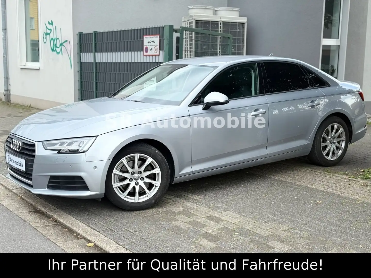 Audi A4 Lim. 40 TFSI 2.HAND*KLIMA*LED*NAVI*RFK*SHZ* Silber - 1