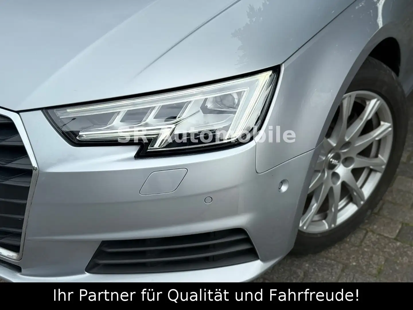 Audi A4 Lim. 40 TFSI 2.HAND*KLIMA*LED*NAVI*RFK*SHZ* Silber - 2