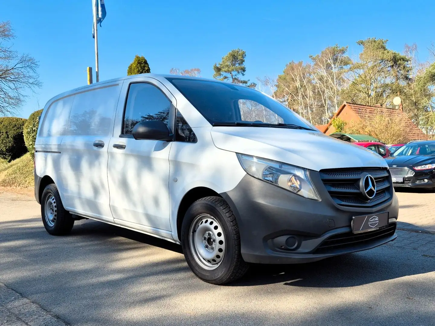 Mercedes-Benz Vito Kasten 116 CDI RWD kompakt |AHK|Tempomat| Weiß - 1