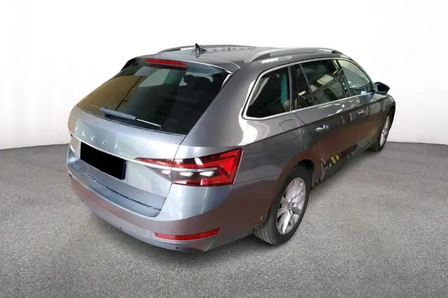 Skoda Superb view 2