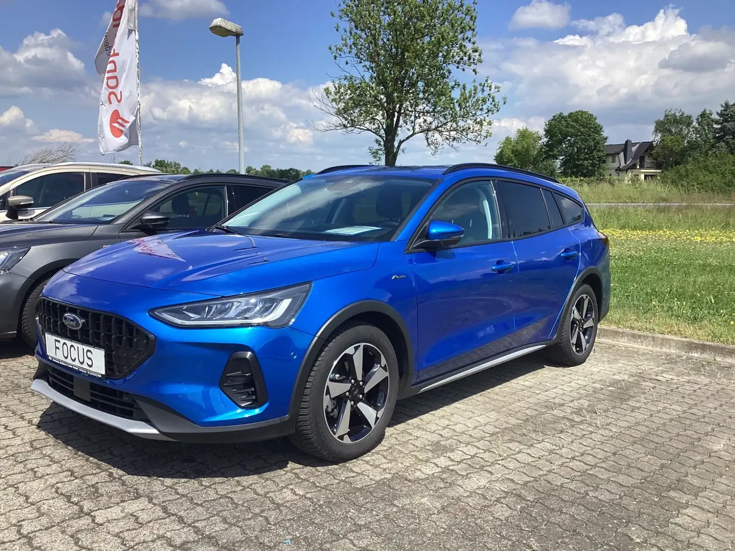 Ford Focus Turnier Active, Automatik, GARANTIE, GJR Blau - 2