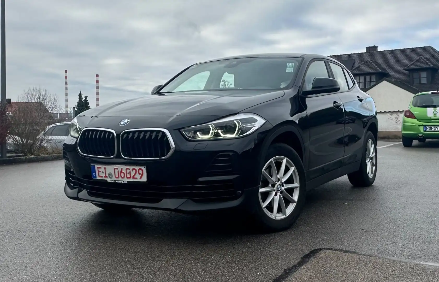 BMW X2 16d Sport-Line-SHZ-Navi-RKamer-Head.U-Dis-LED Negro - 1