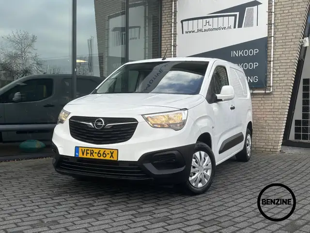 Opel Combo 1.2 Turbo L1H1*NAVI*CRUISE*HAAK*A/C*CARPLAY*