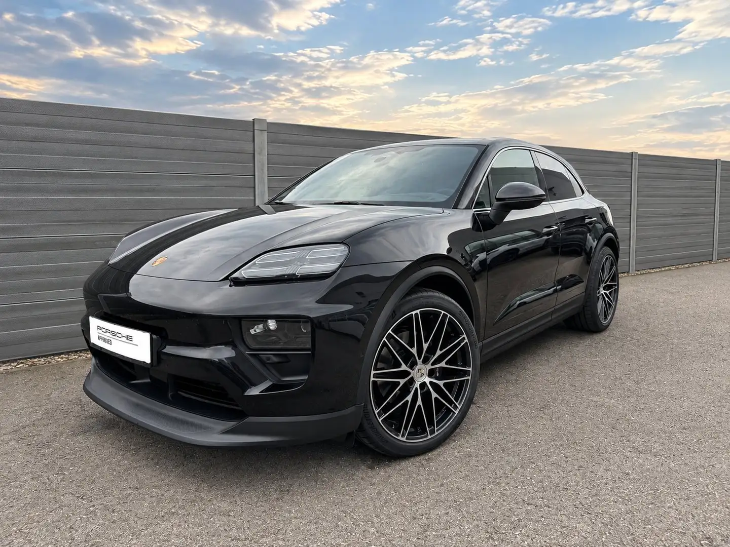 Porsche Macan 4 Schwarz - 1