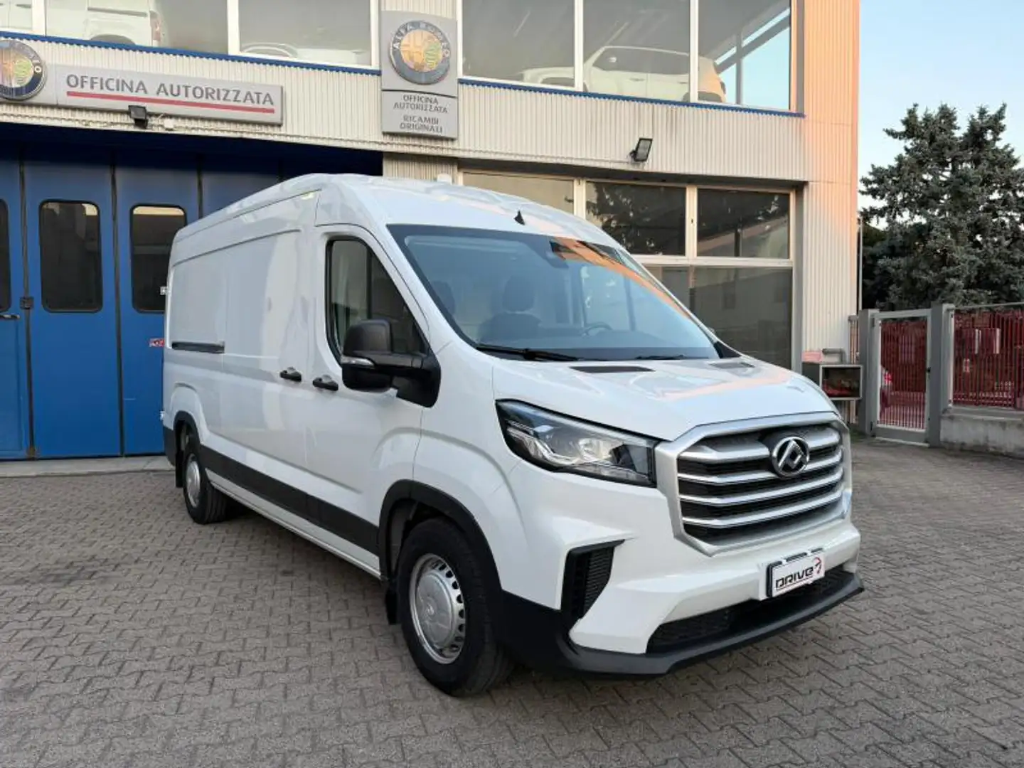 Maxus Deliver 9 9 2.0 crdi 150cv L3H2 fwd Weiß - 1