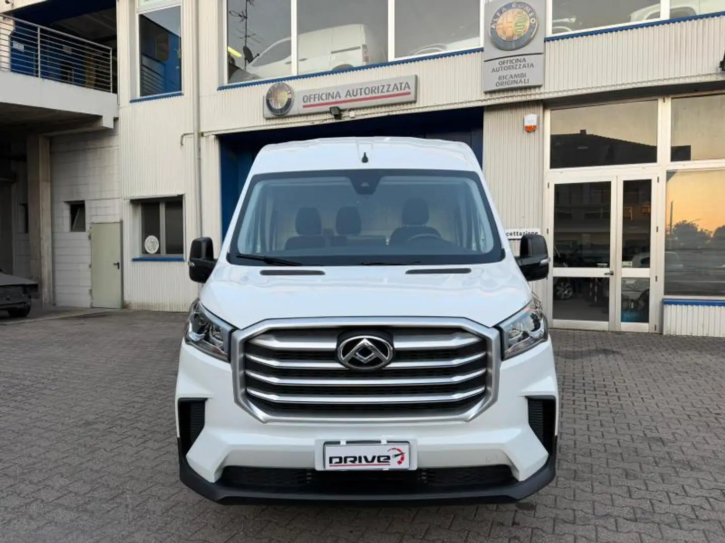 Maxus Deliver 9 9 2.0 crdi 150cv L3H2 fwd Weiß - 2