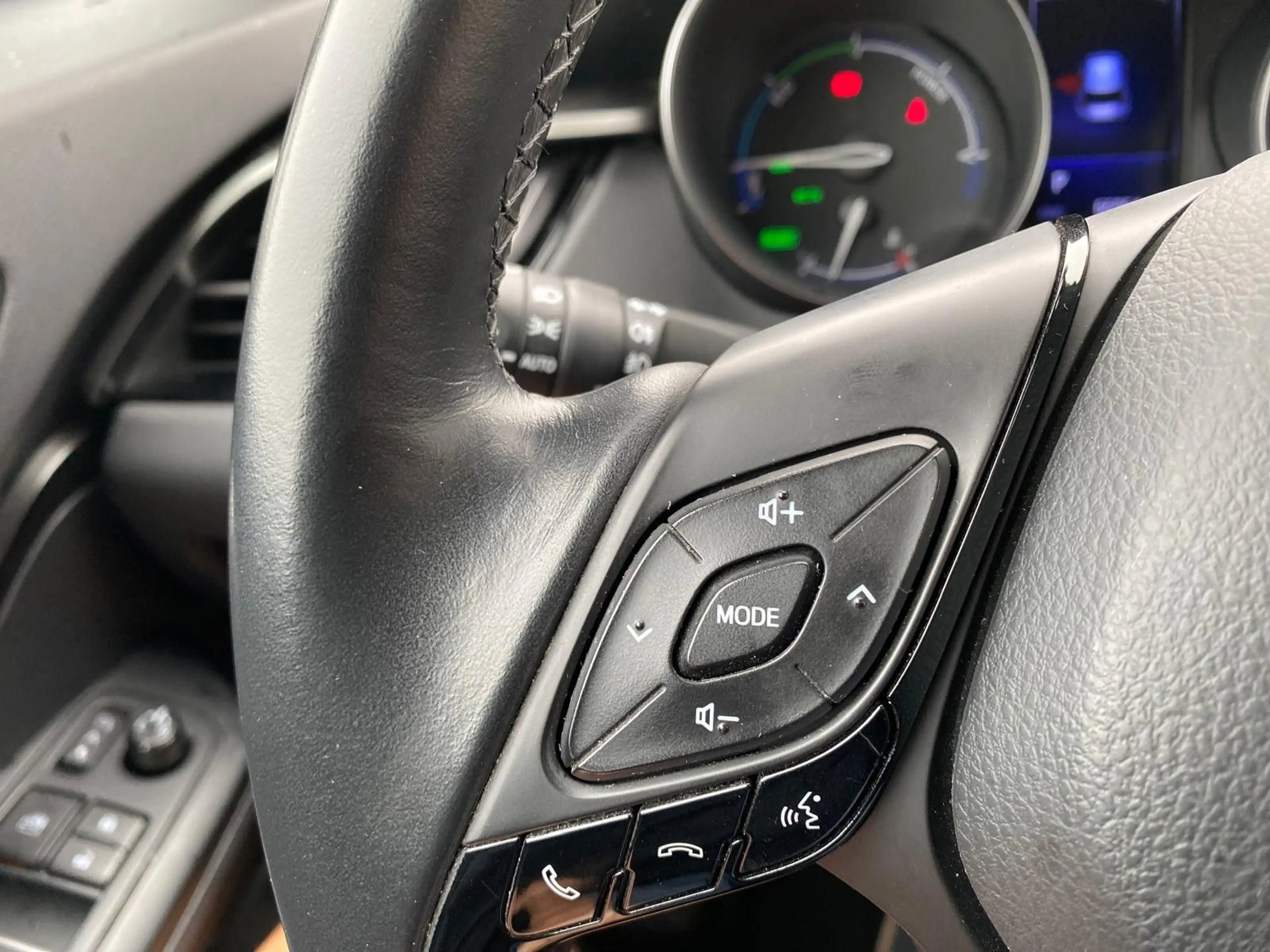 Toyota C-HR Hybrid Flow/NAVI/R-KAM — photo 15
