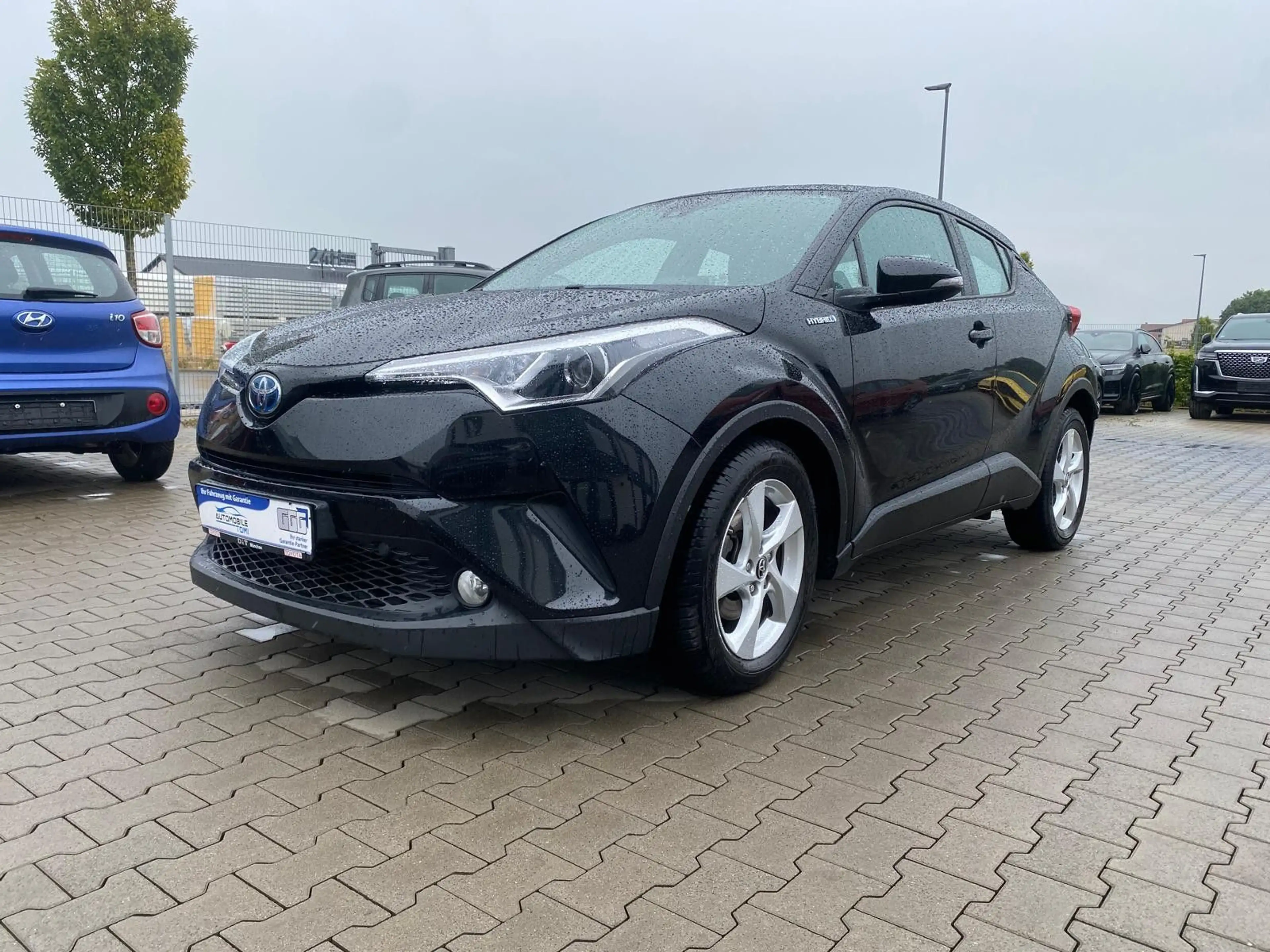 Toyota C-HR Hybrid Flow/NAVI/R-KAM
