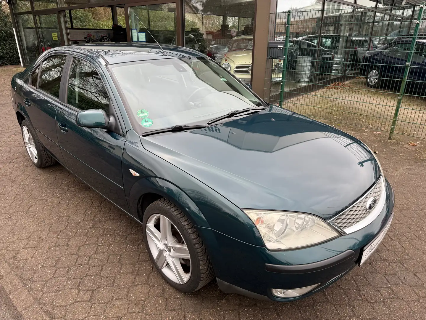 Ford Mondeo 1.8 Trend *HU neu*2.Hand*Klimaautom.*SHZ*PDC*17"* Grün - 1