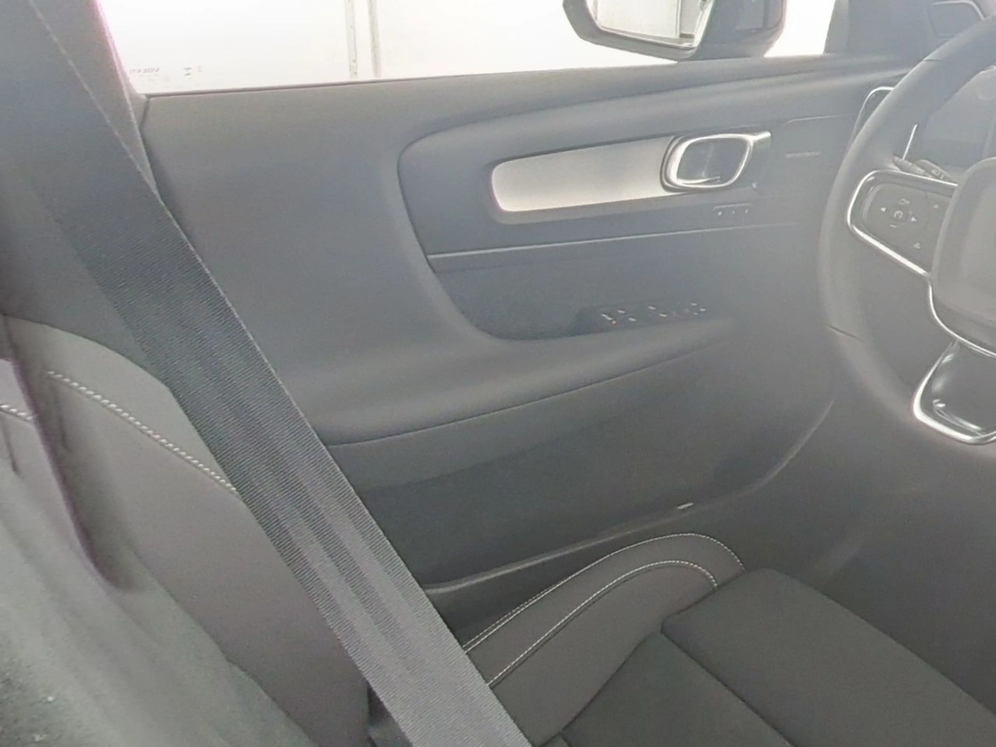 Volvo XC40 B3 Plus Black Edition !!360°+ALARM.+FSH+LED — photo 13
