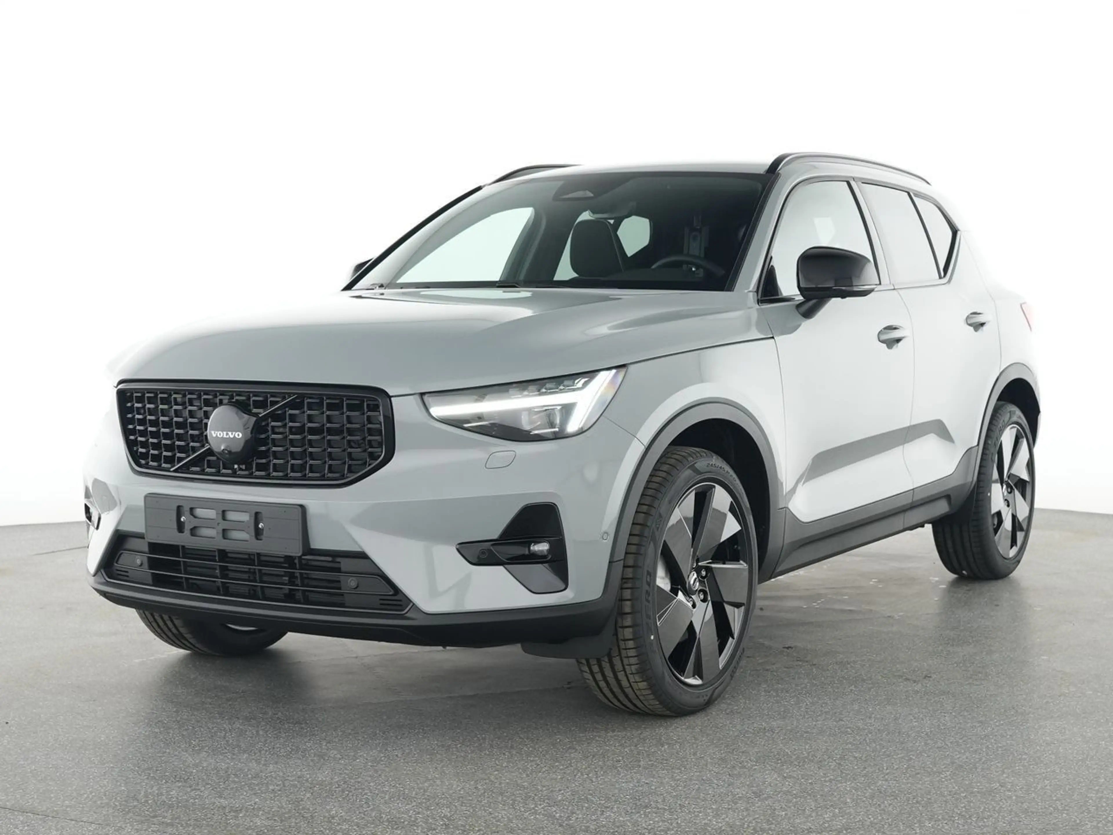Volvo XC40 B3 Plus Black Edition !!360°+ALARM.+FSH+LED