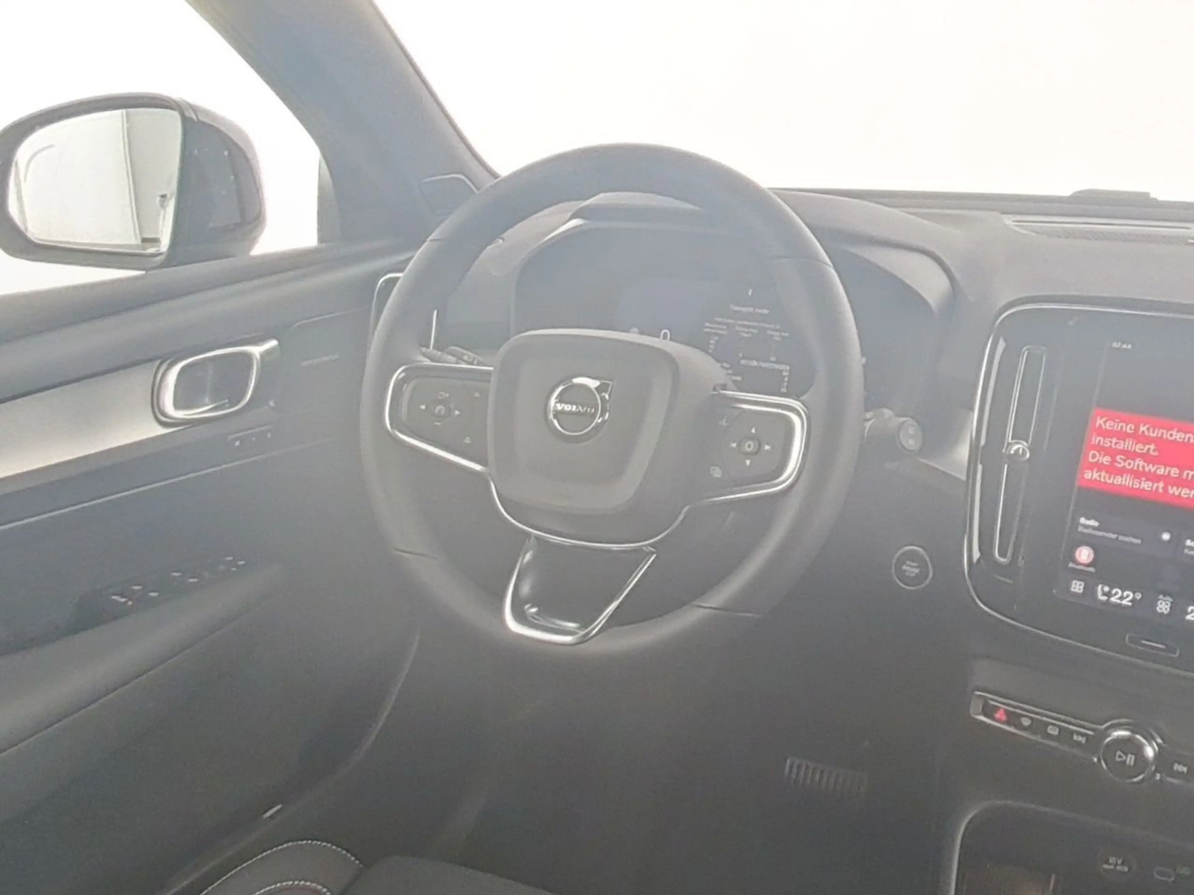 Volvo XC40 B3 Plus Black Edition !!360°+ALARM.+FSH+LED — photo 15