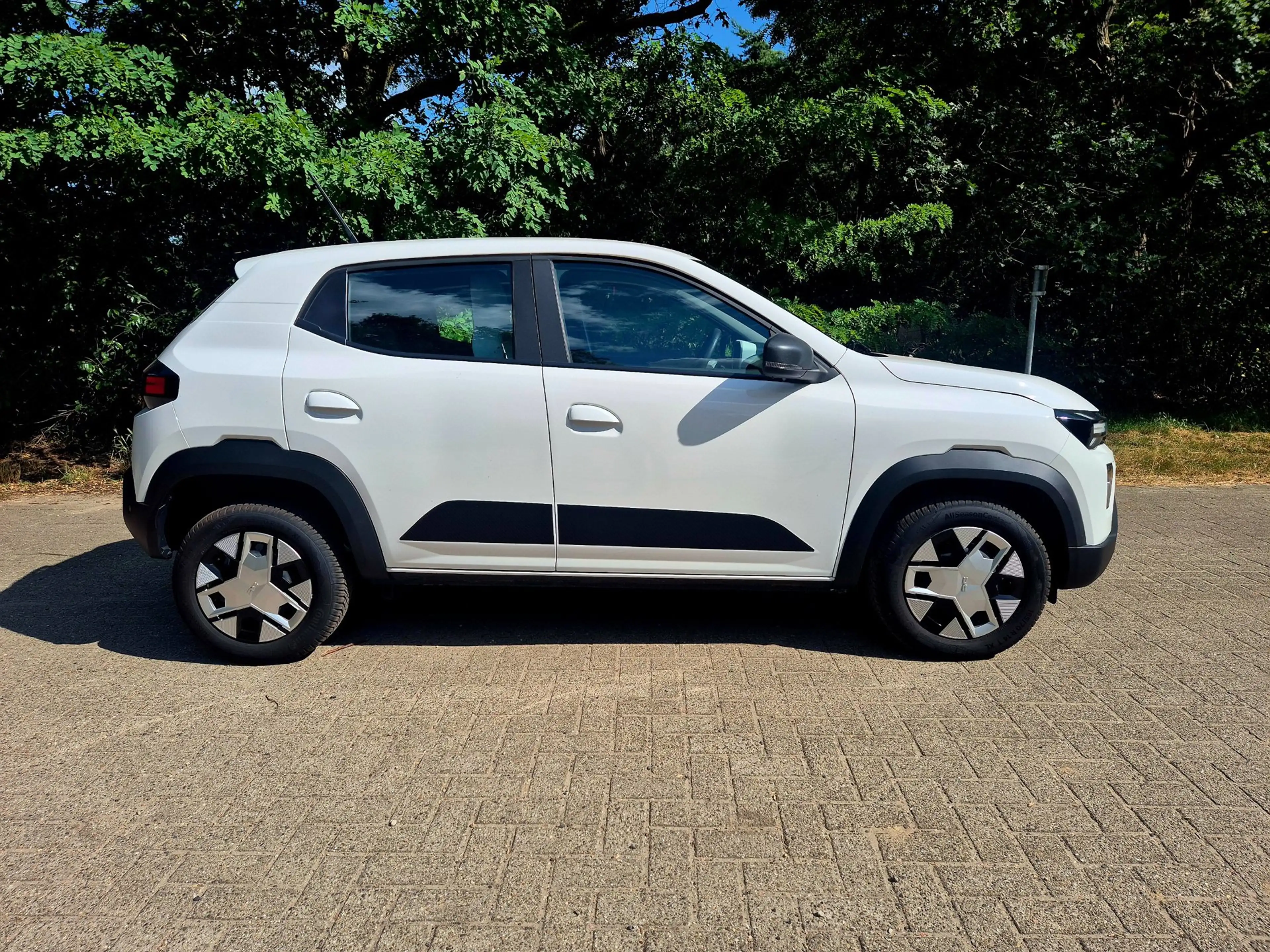 Dacia Spring Expression 45 26.8 kWh — photo 2