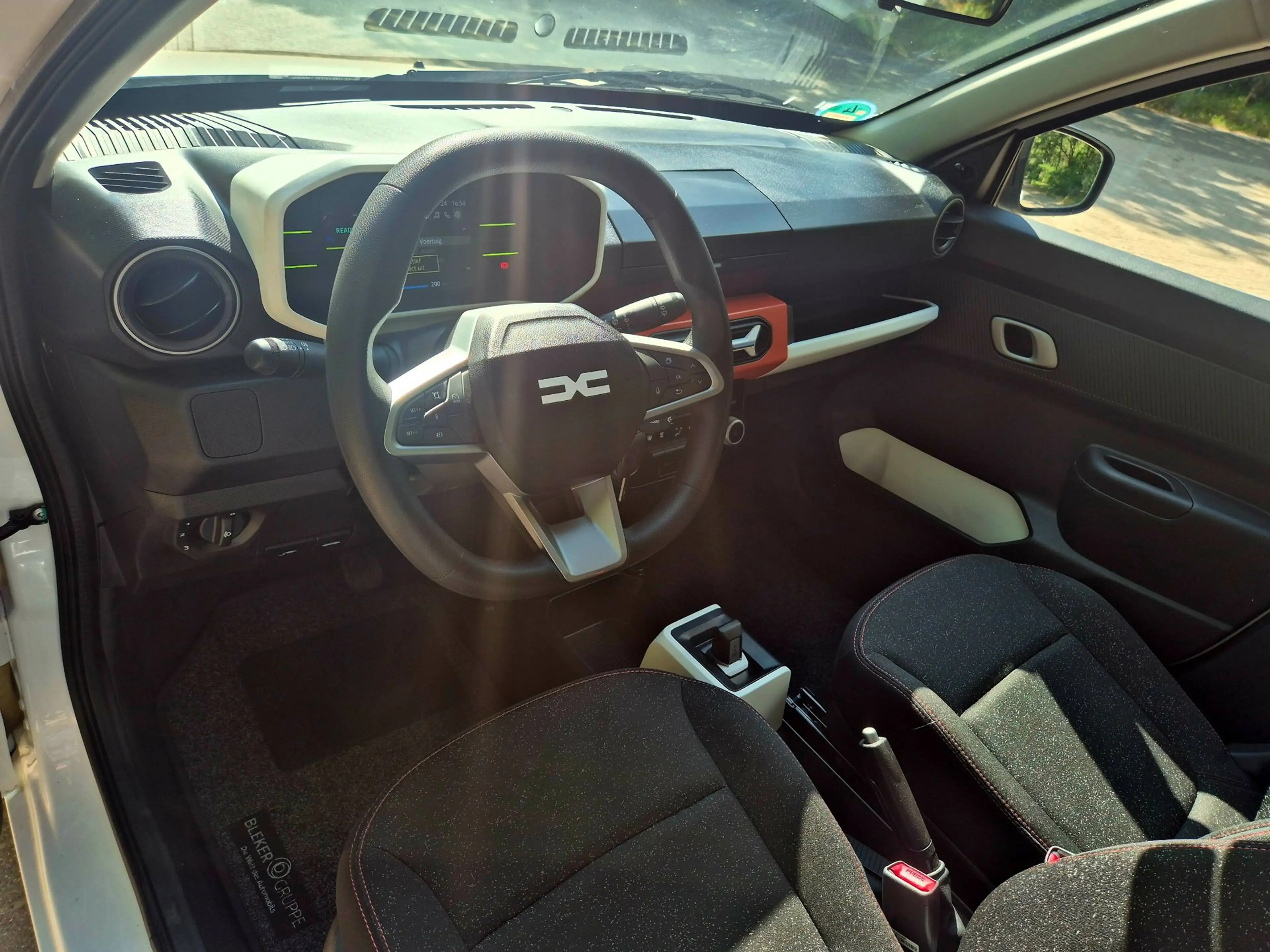 Dacia Spring Expression 45 26.8 kWh — photo 9