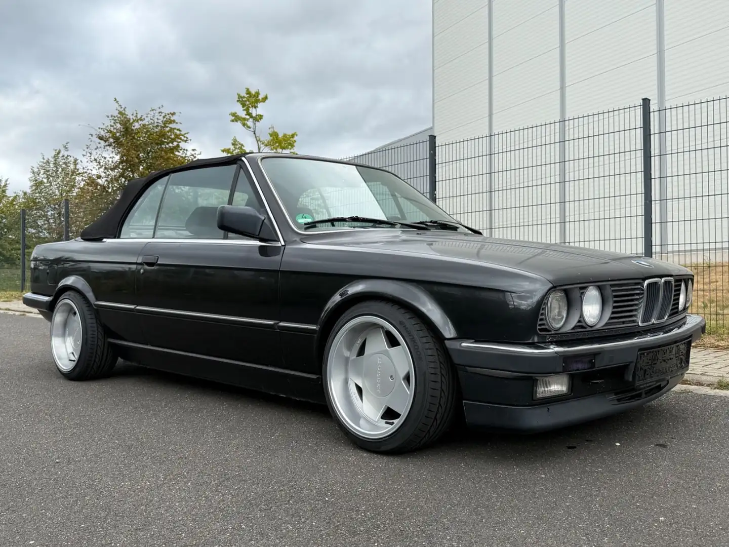 BMW 325 i Cabrio*2.HAND seit 25 Jahren! Original lack Schwarz - 2