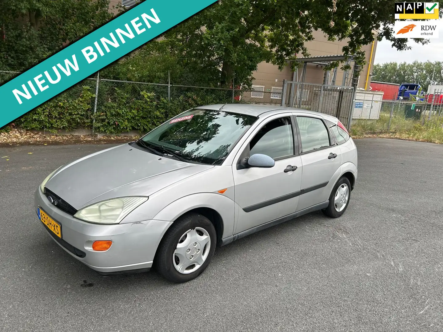 Ford Focus 1.6-16V Trend LEUKE AUTO ZO WEG PRIJSJE KOOPJE HOO Gris - 1