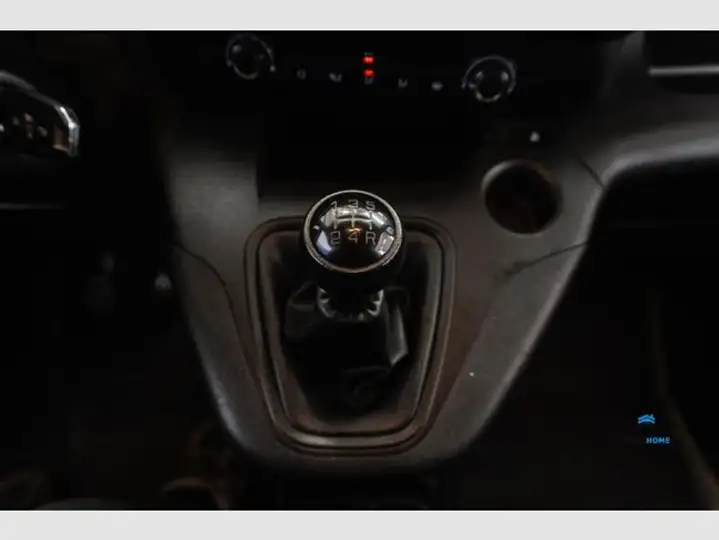 Peugeot Partner 2021, foto 18