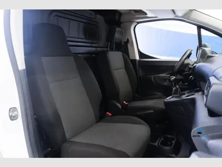 Peugeot Partner 2021, foto 21