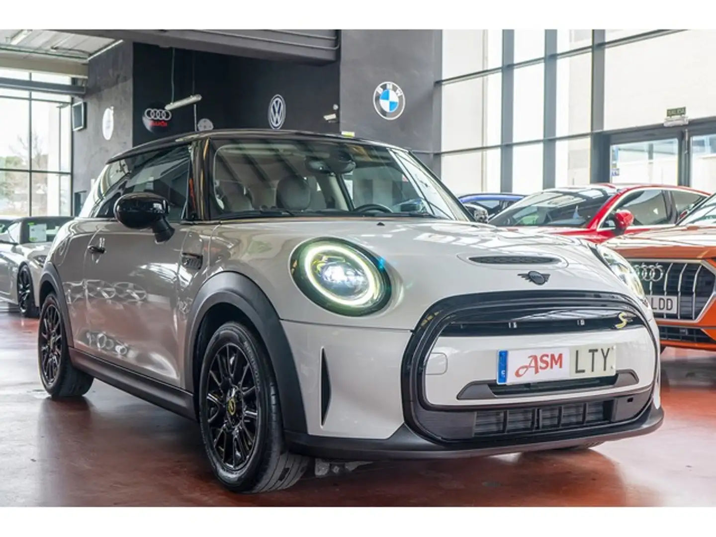 MINI Cooper SE Plateado - 2