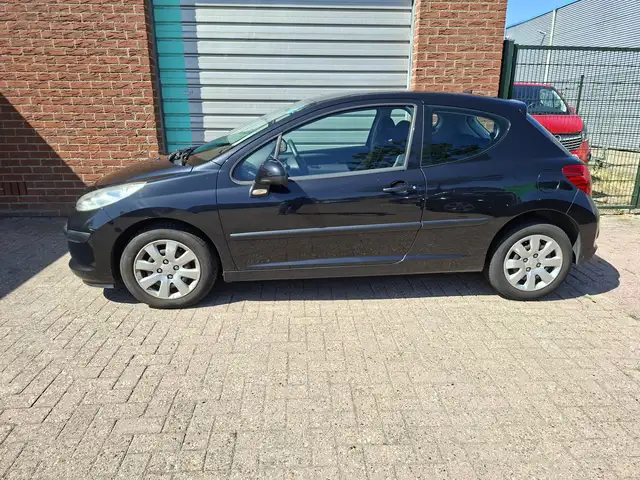 Peugeot 207 view 3