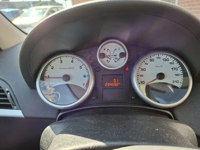 Peugeot 207 view 7